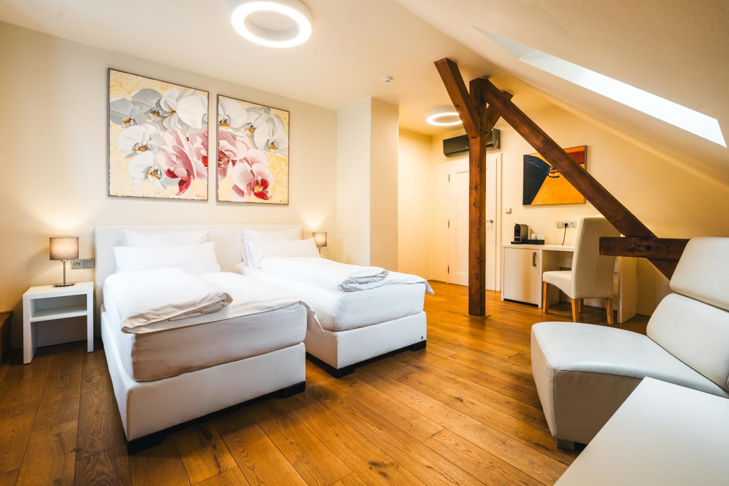 Deluxe Twin Room photo 2