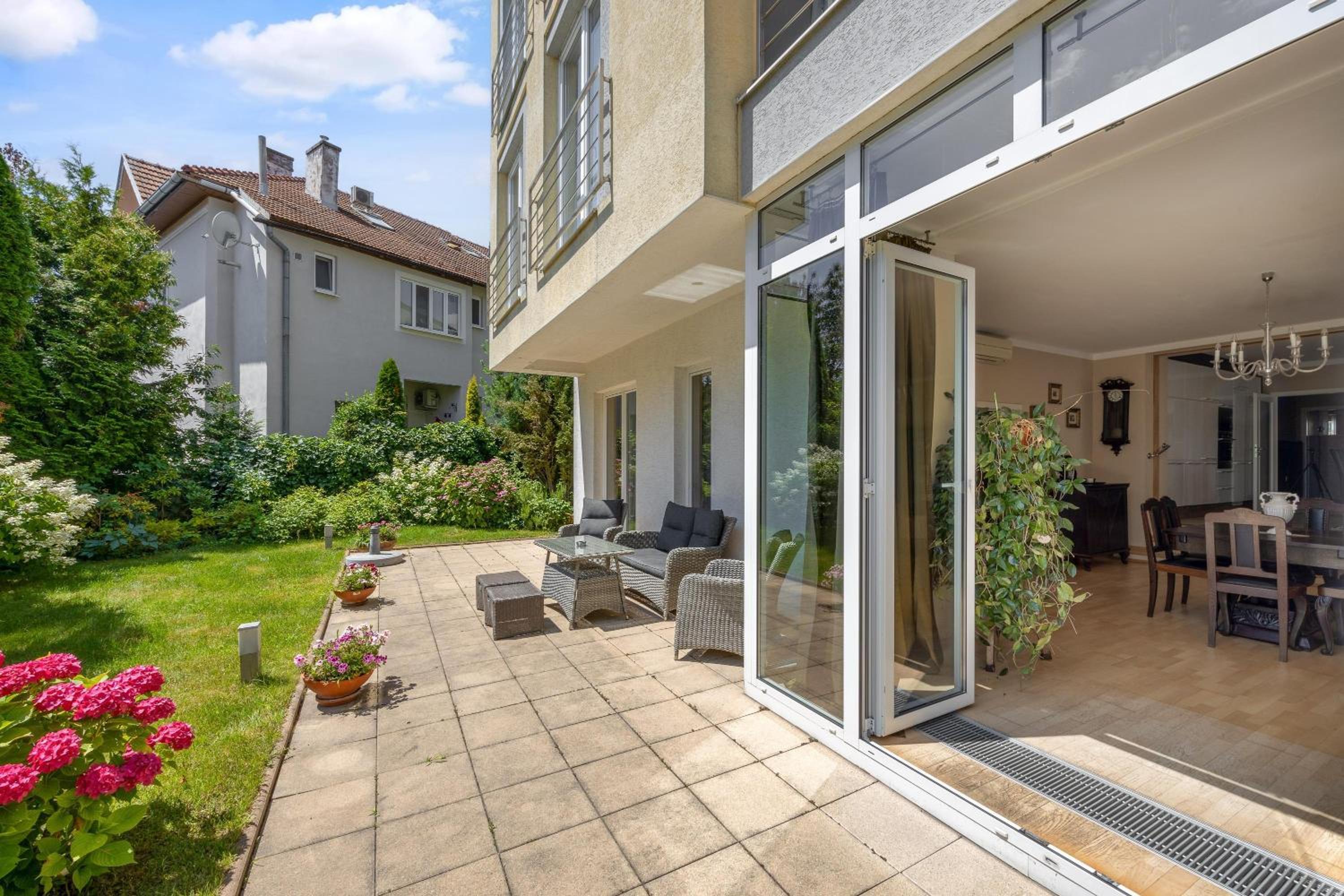 Balcony & Terrace