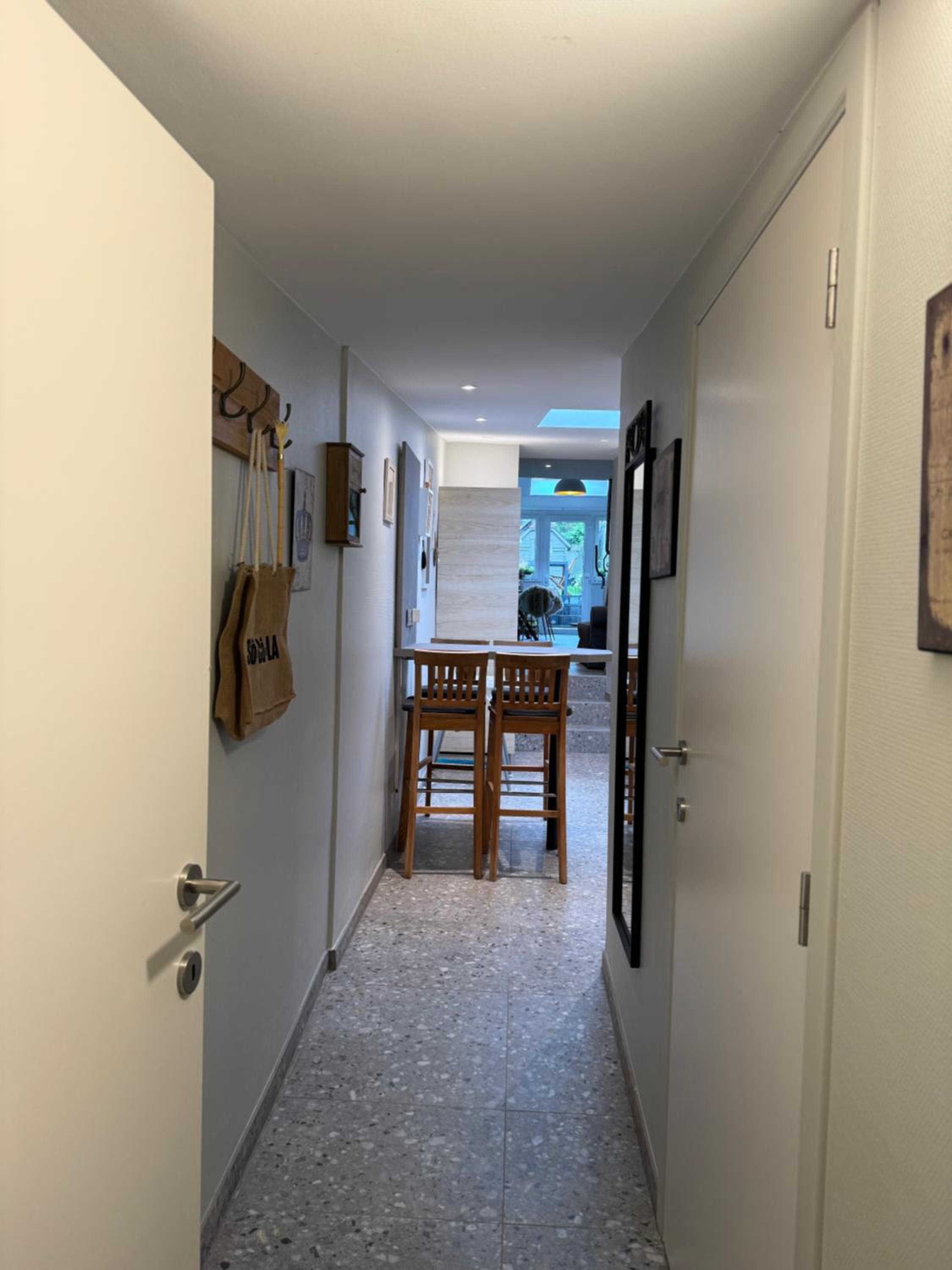 One-Bedroom Apartment photo 3