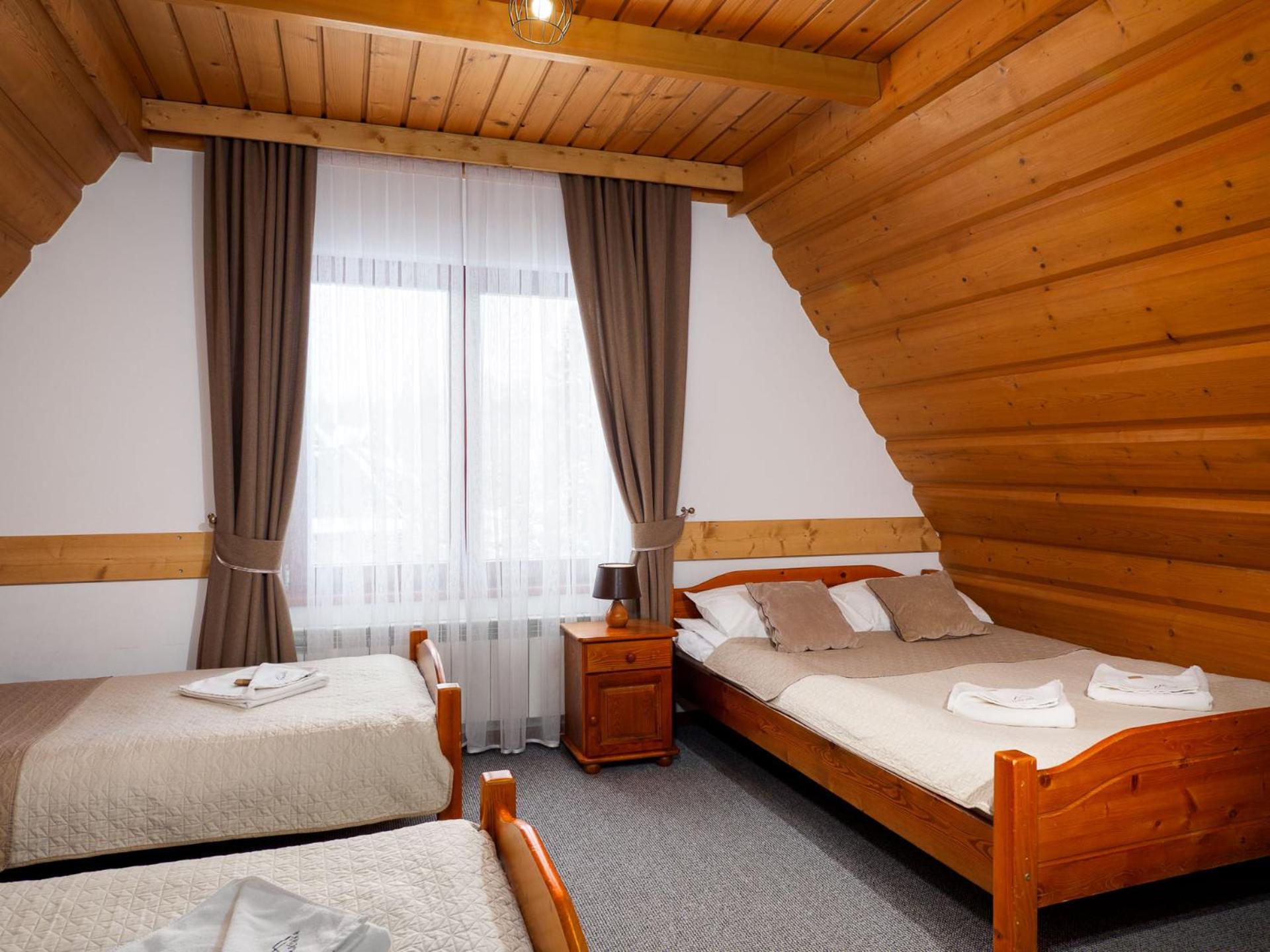 Quadruple Room with Mountain View photo 1