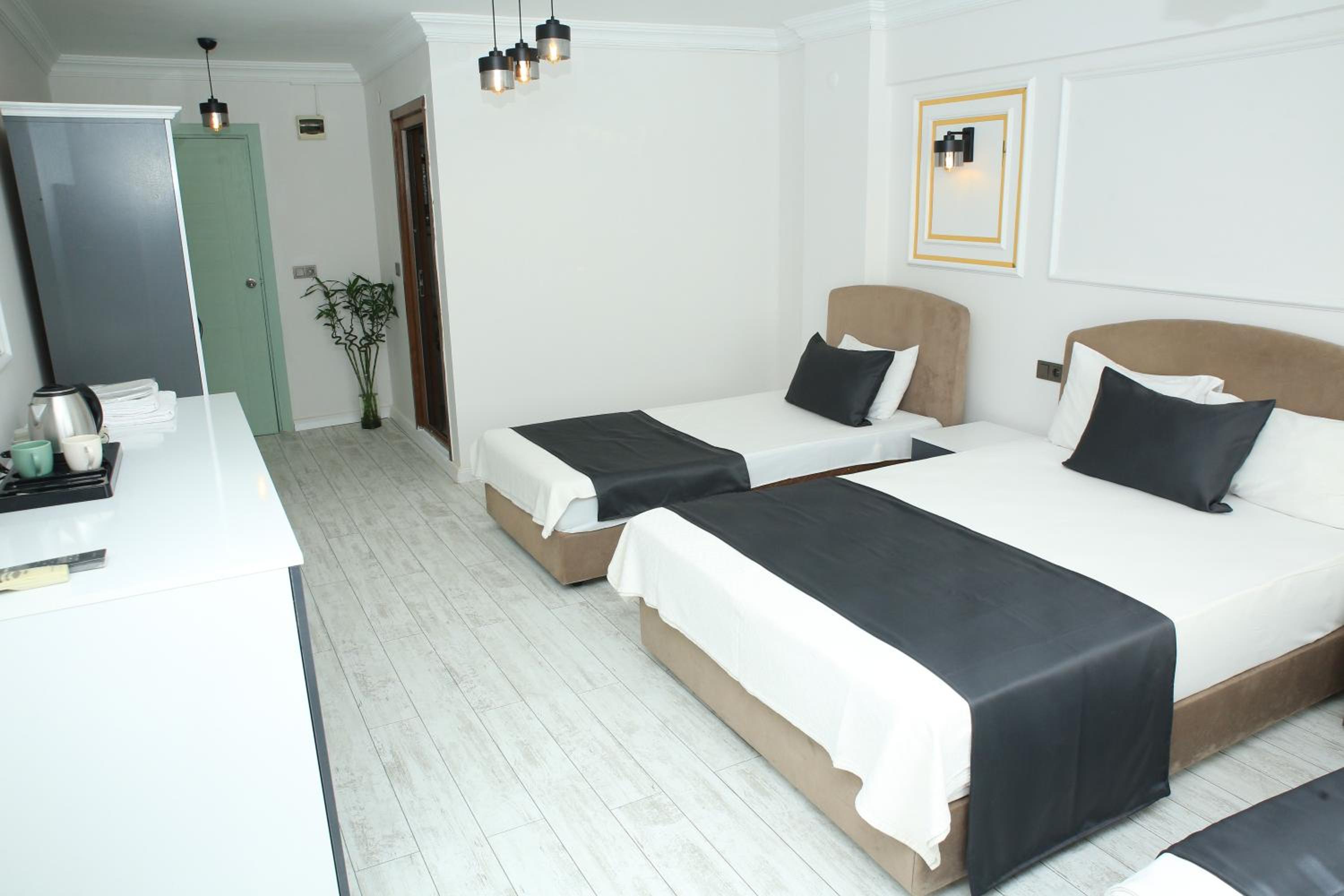 Deluxe Quadruple Room photo 3