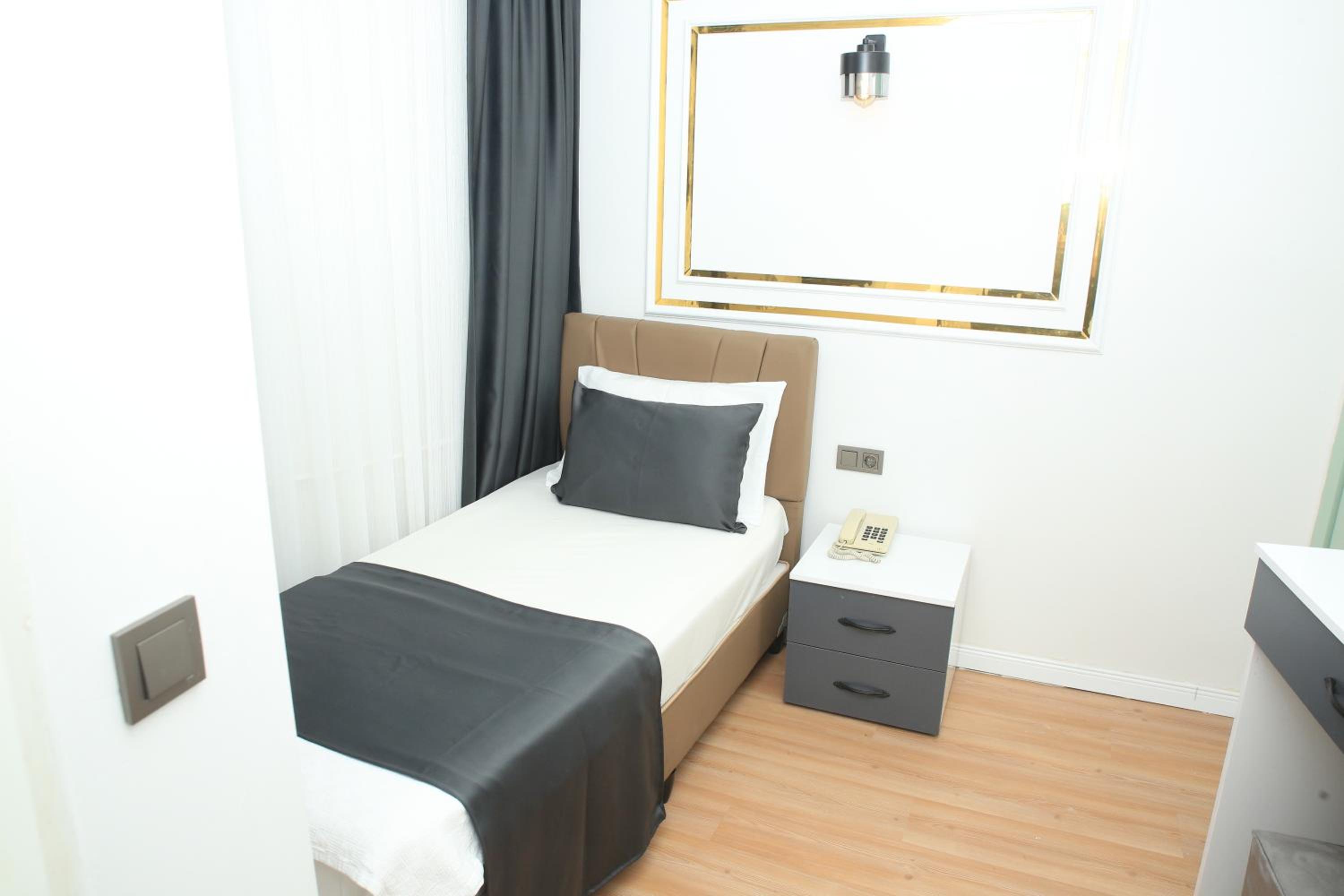 Standard Single Room photo 3