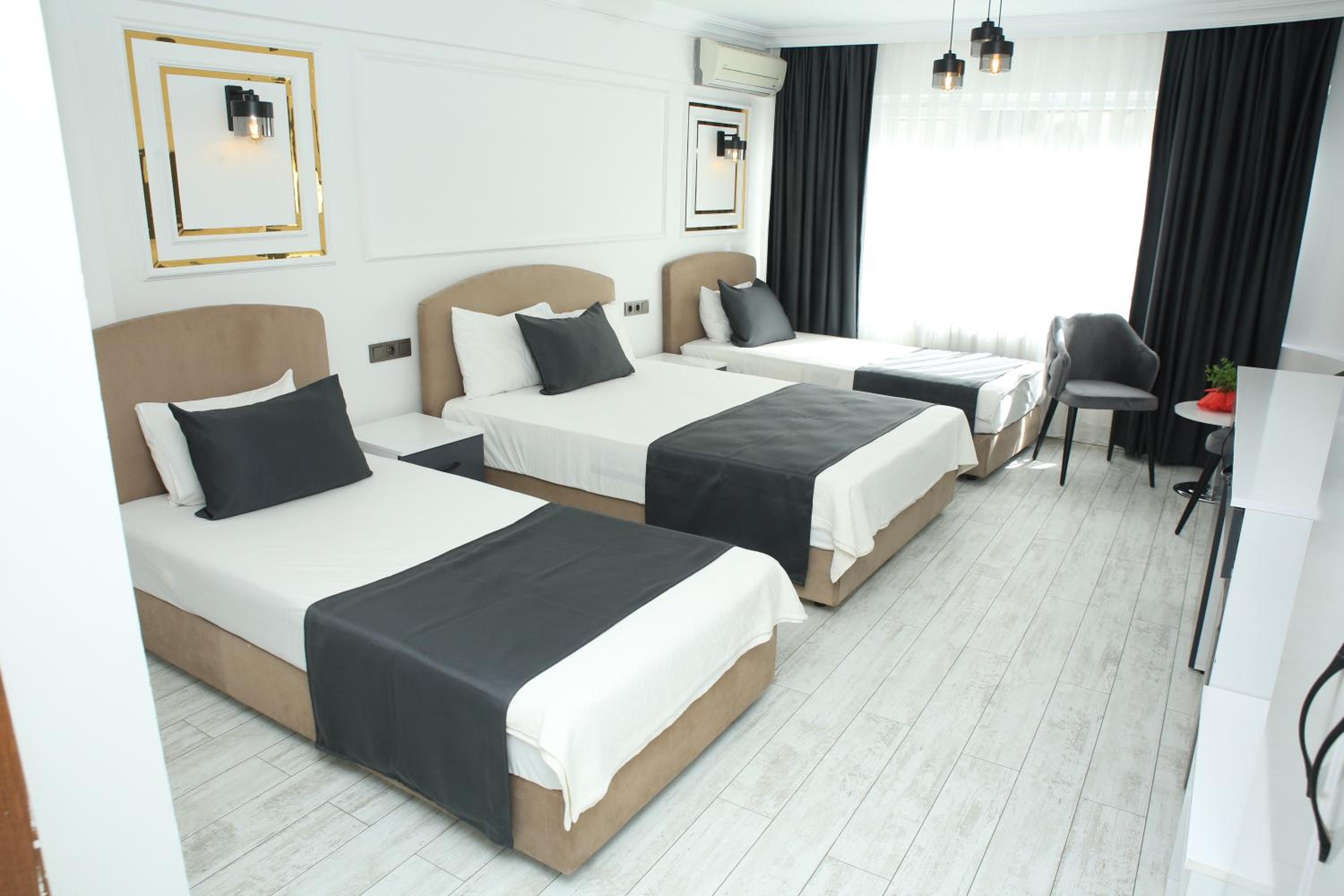 Deluxe Quadruple Room photo 1