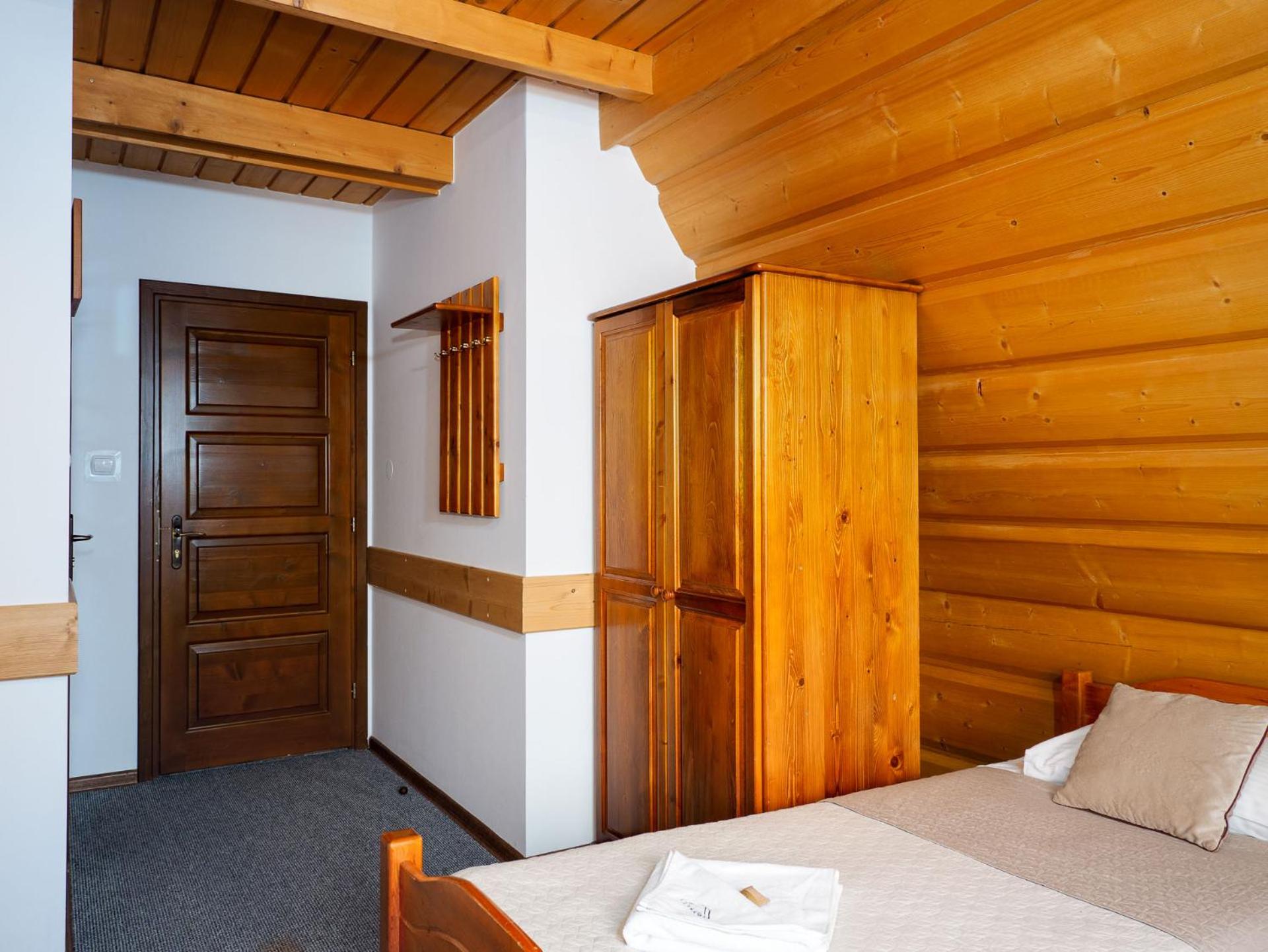 Quadruple Room with Mountain View photo 3