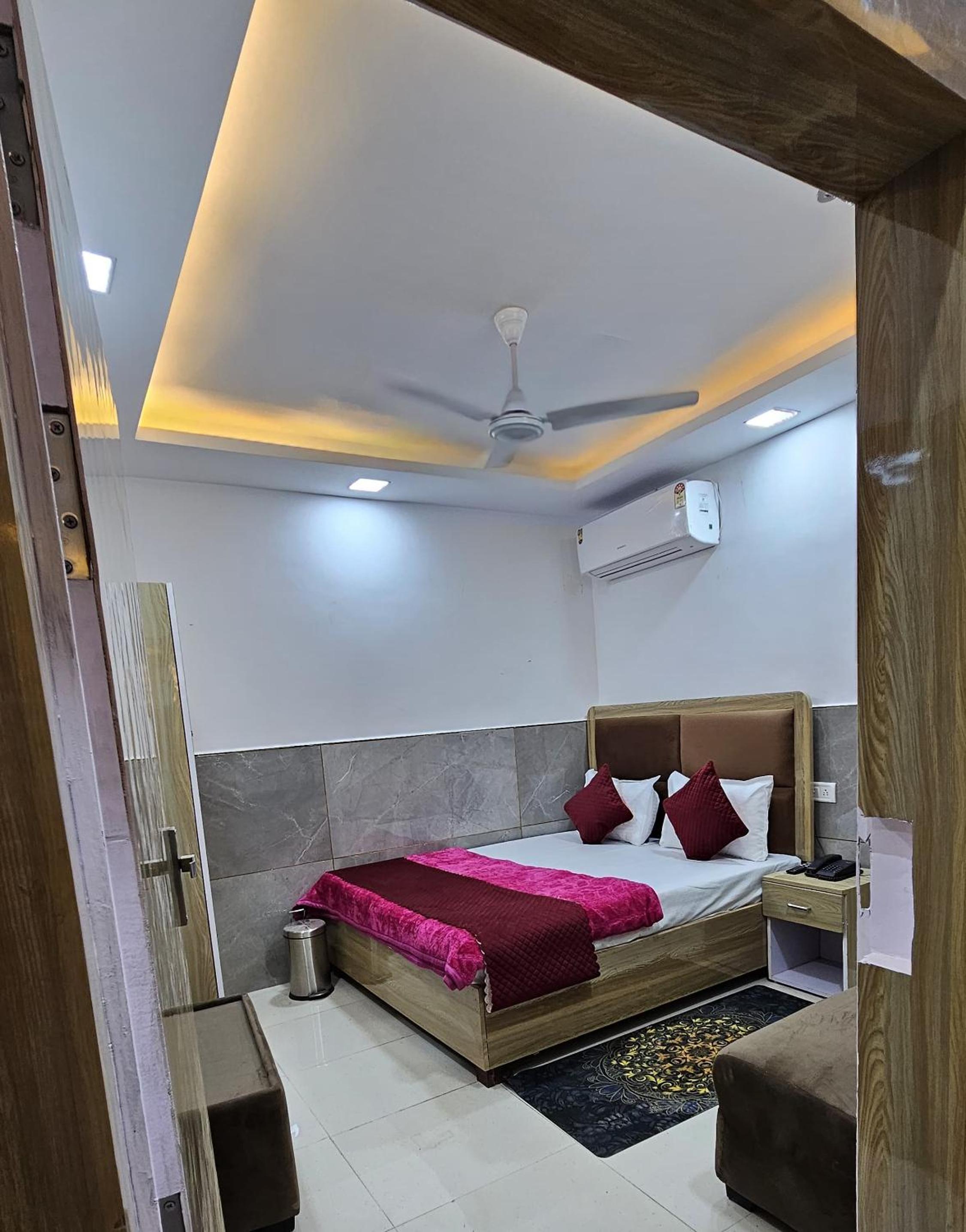 Deluxe Room - Photo 6