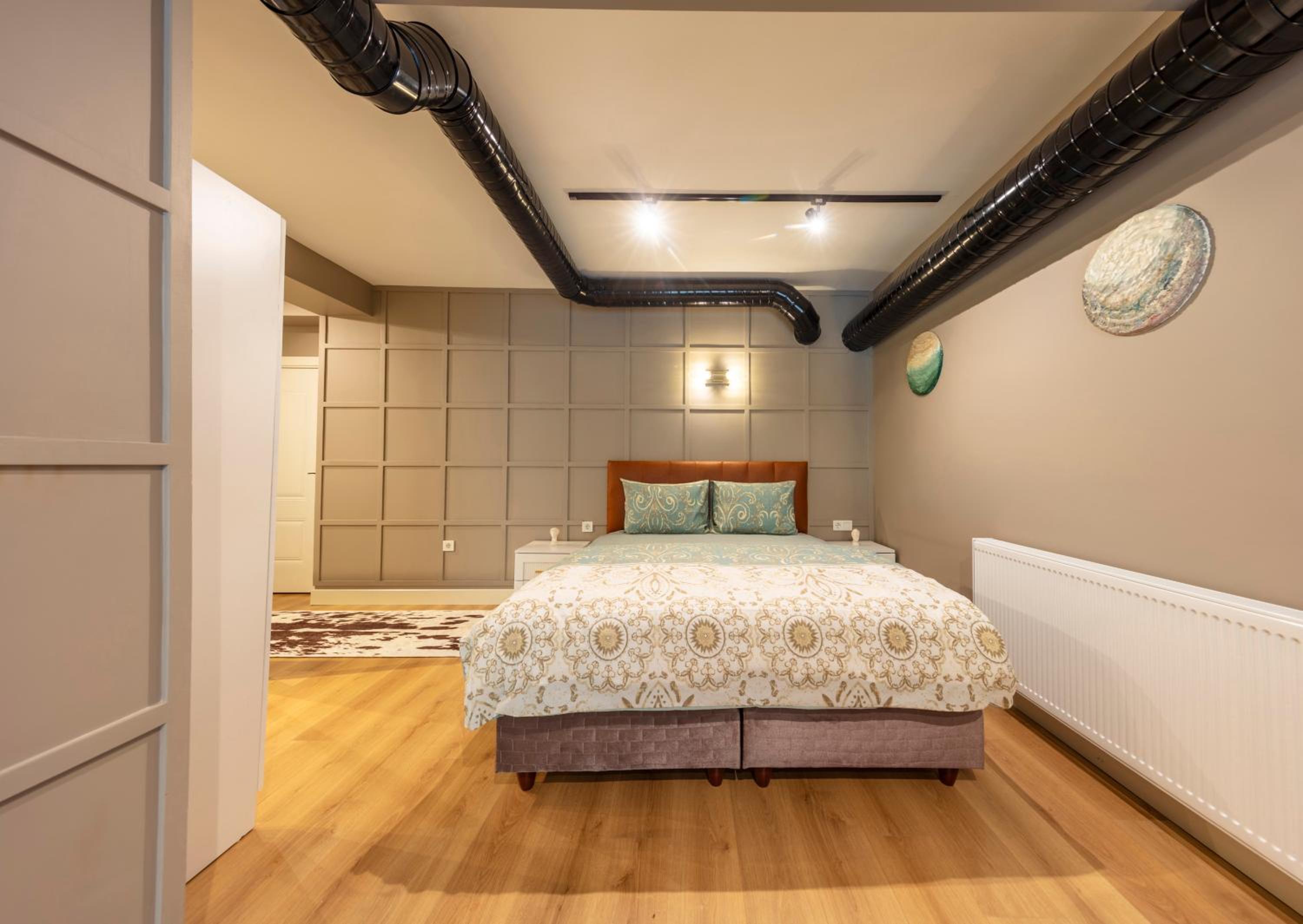 Superior King Suite photo 2
