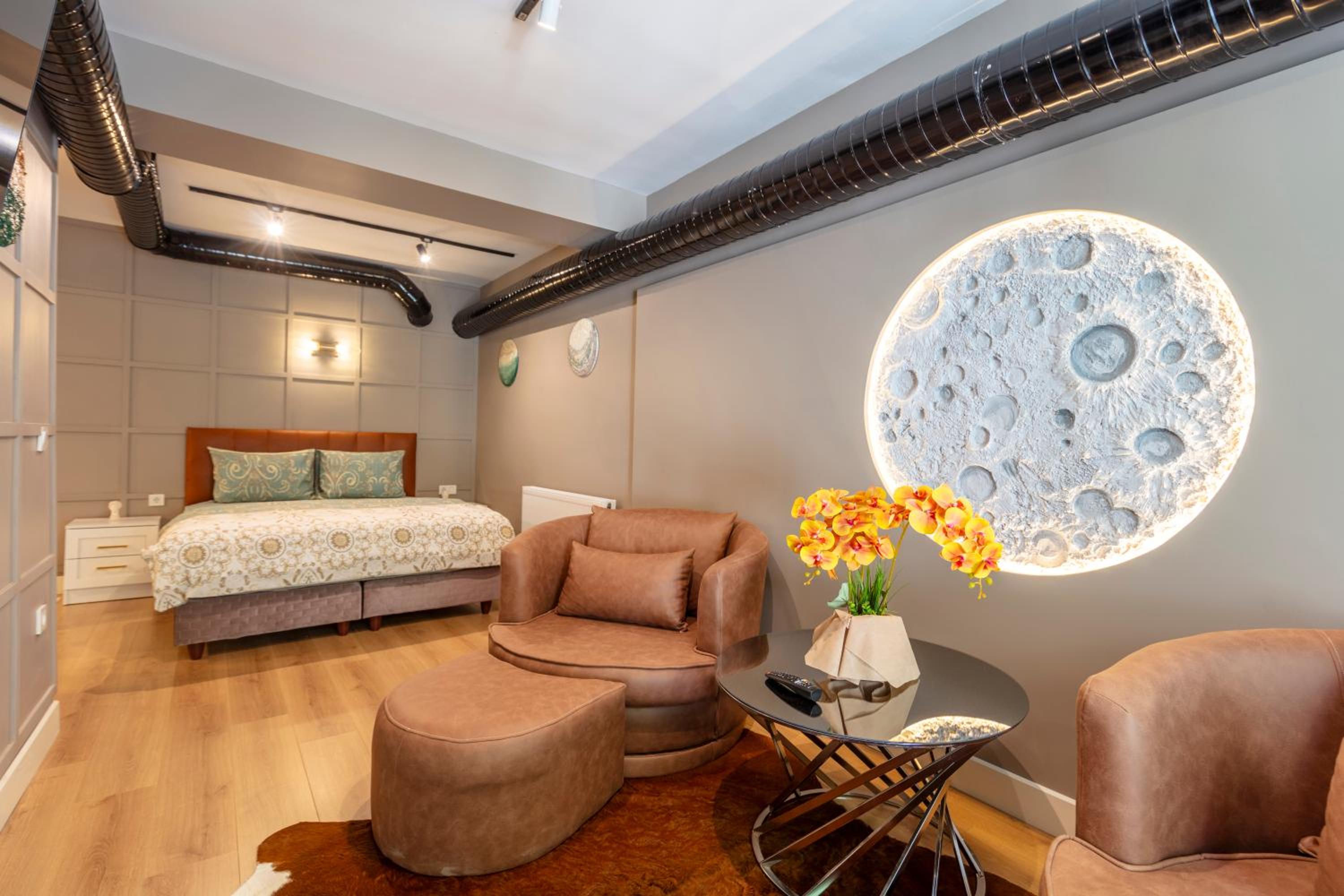 Superior King Suite photo 1