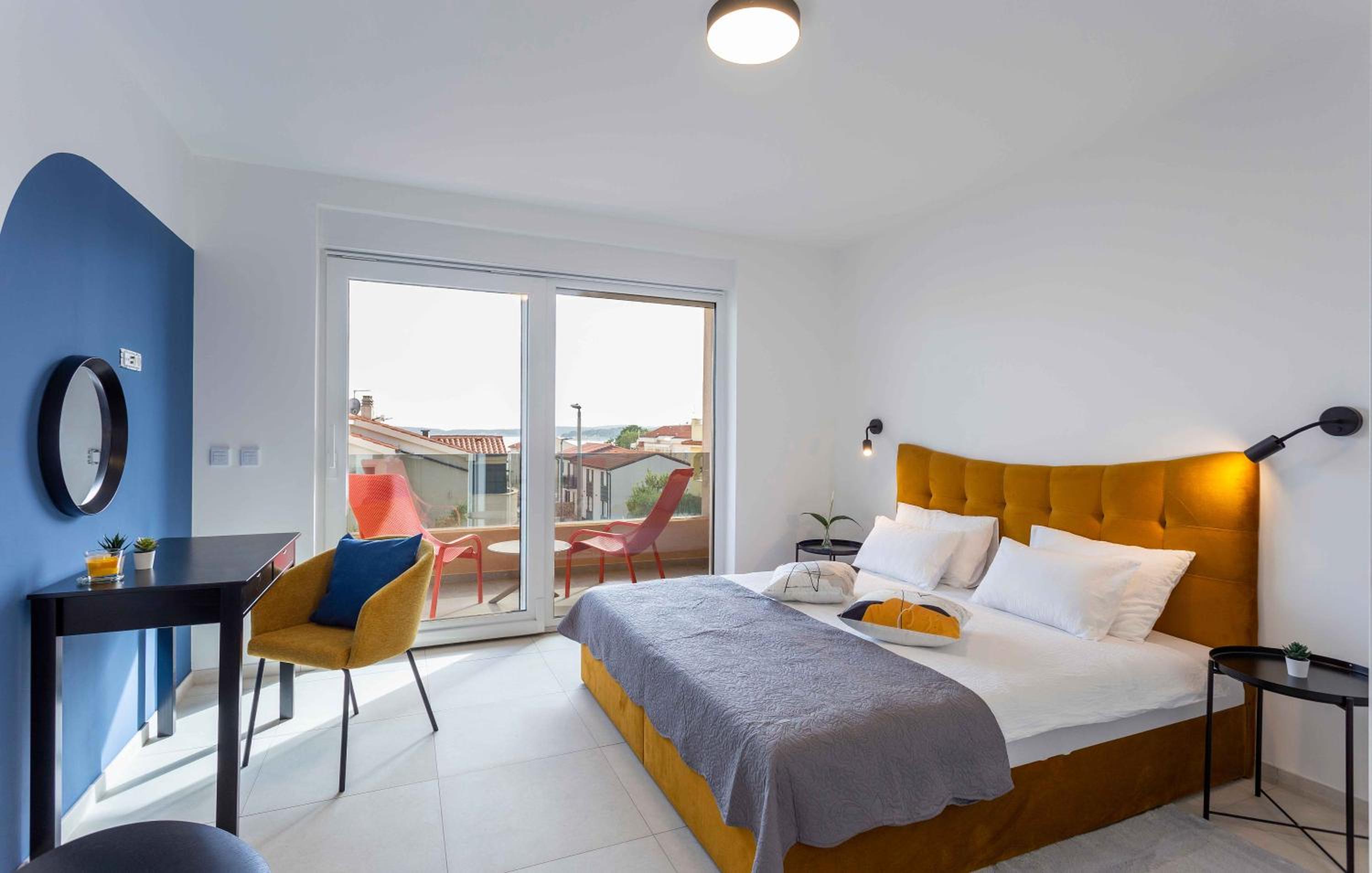 Four-Bedroom Deluxe Apartment