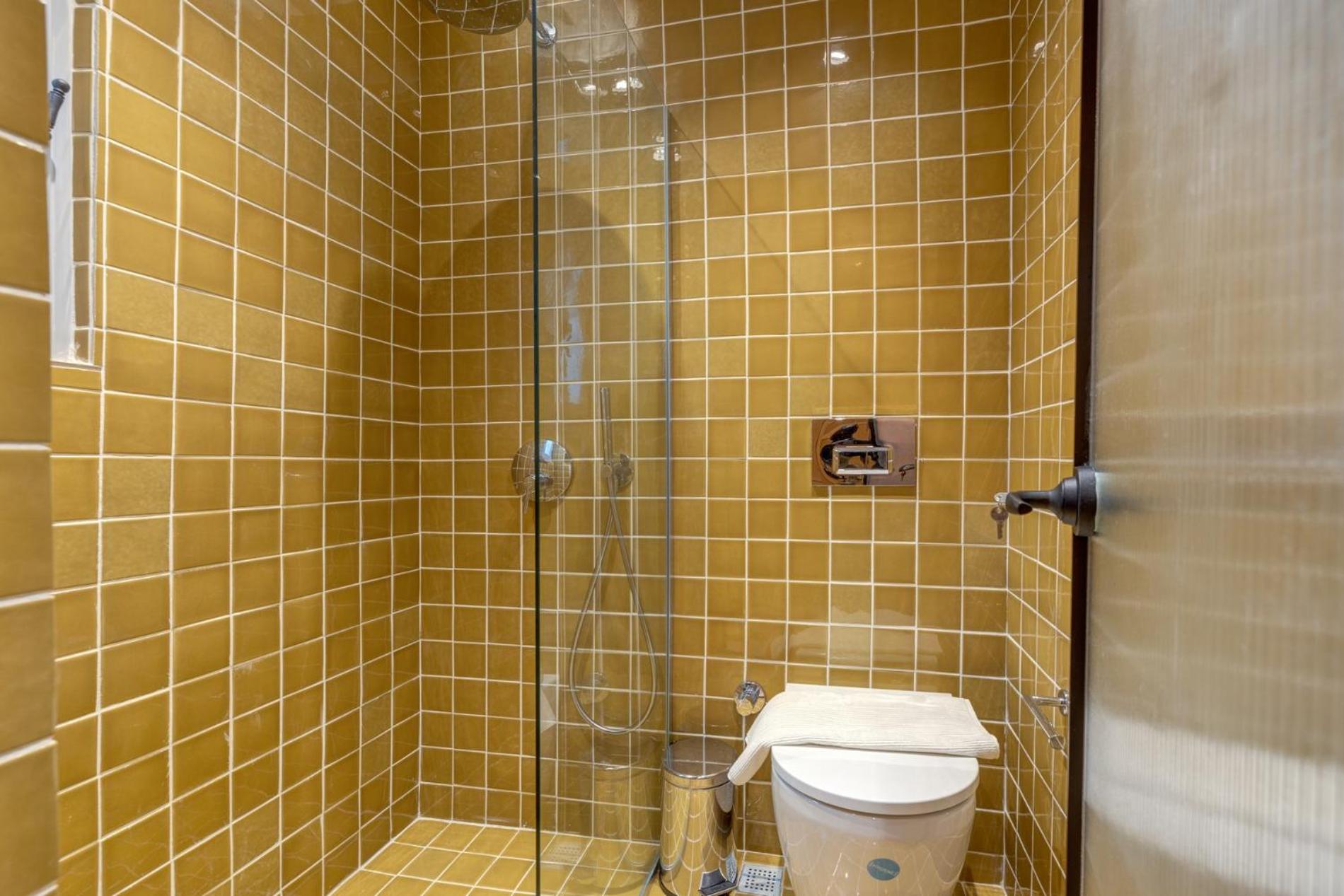 Double or Twin Room - Photo 2