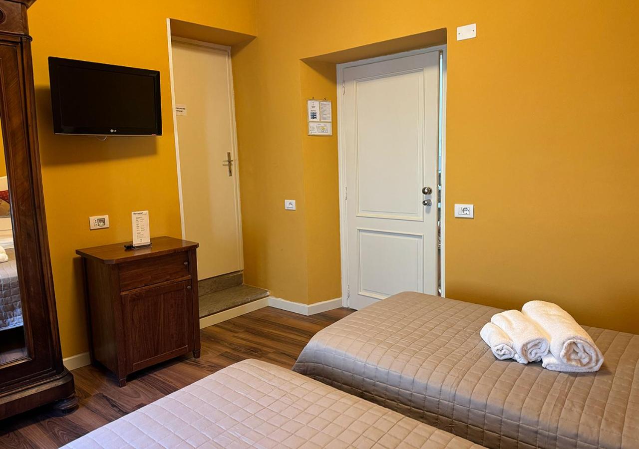 Double or Twin Room photo 2