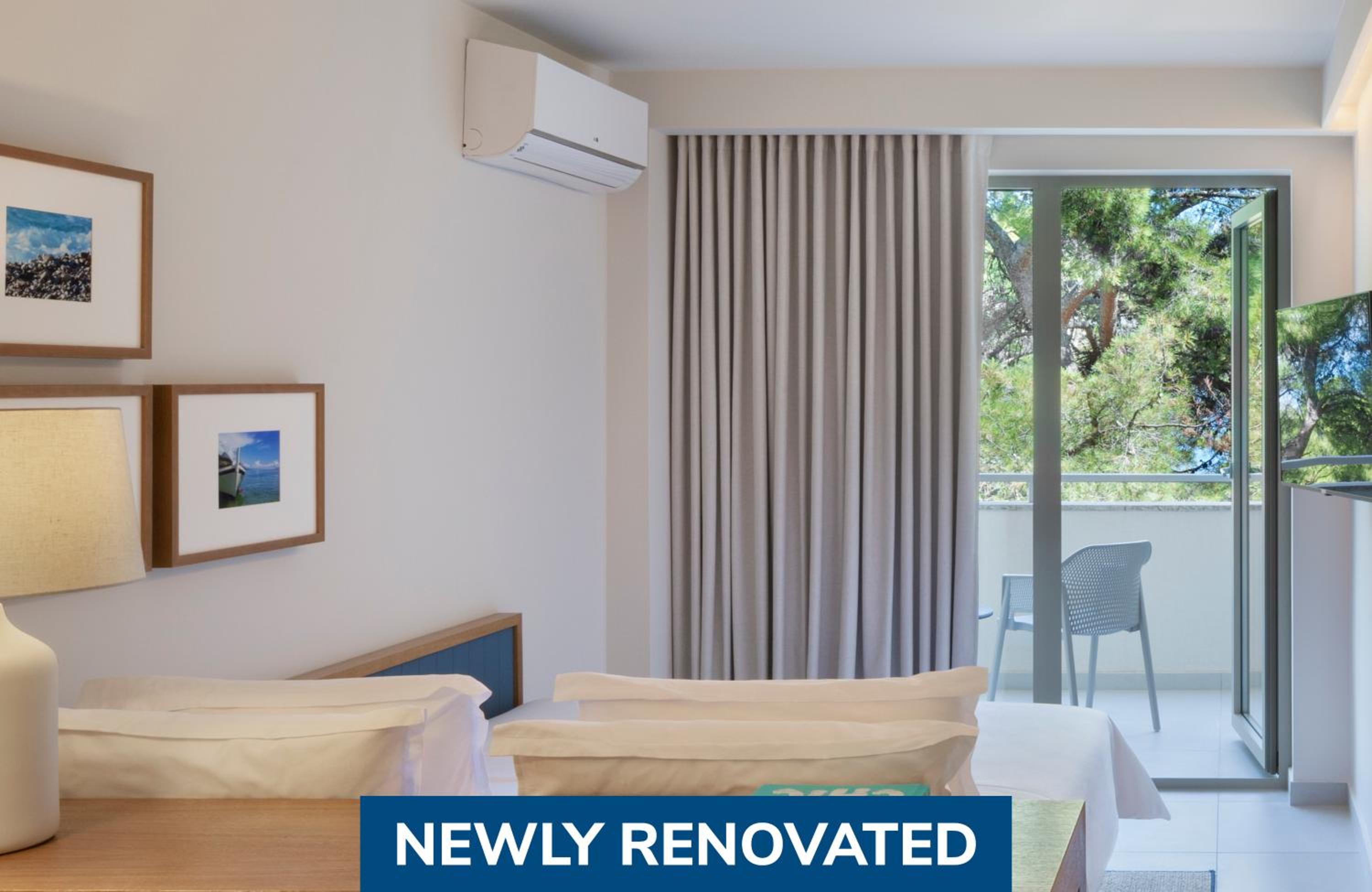 Classic Double Room with Balcony - Sea Side - Photo 4