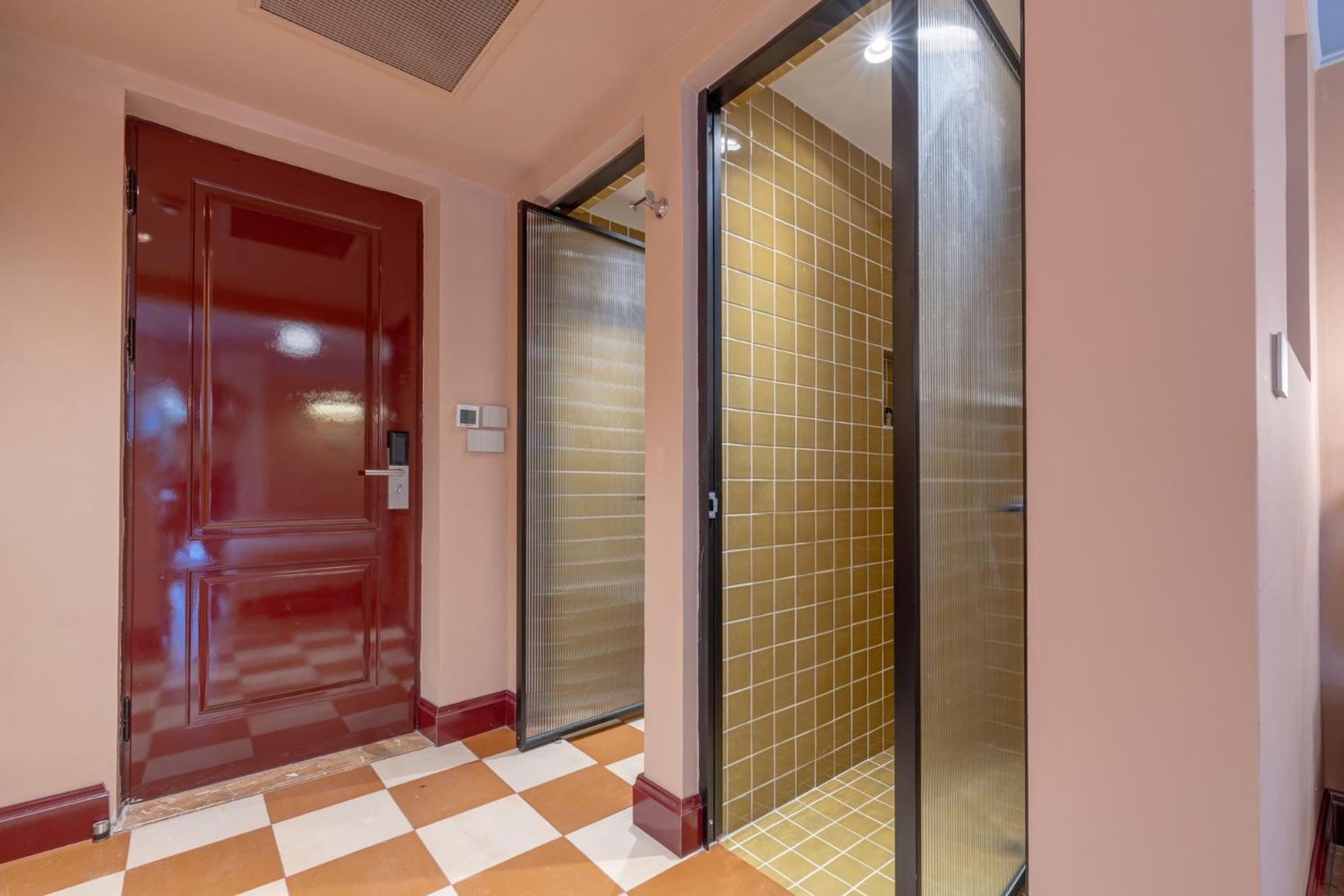 Double Room with Balcony - Photo 2
