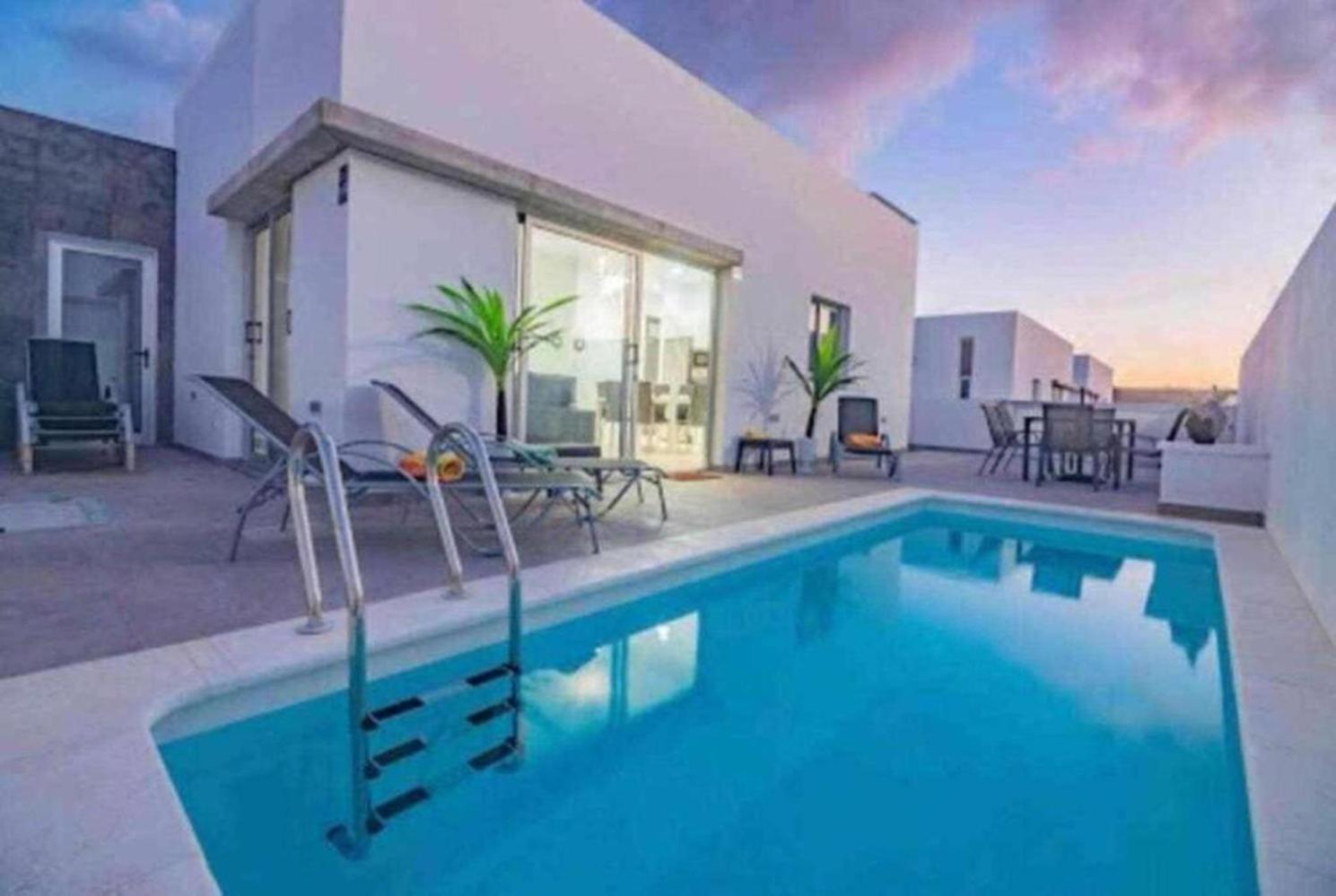 Villa de Tres Habitaciones