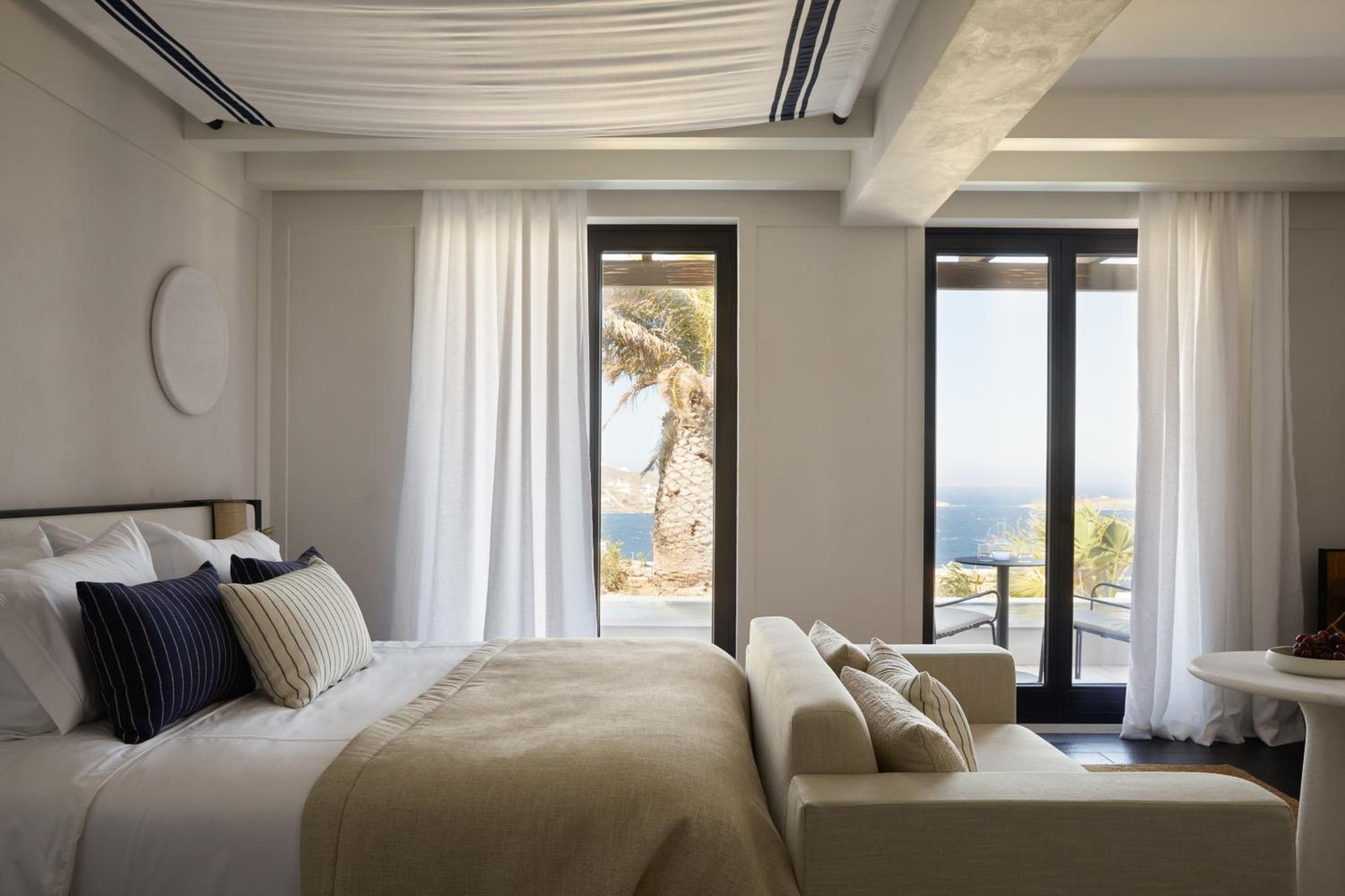 Anandes Suite with Sea View and Infinity Pool
