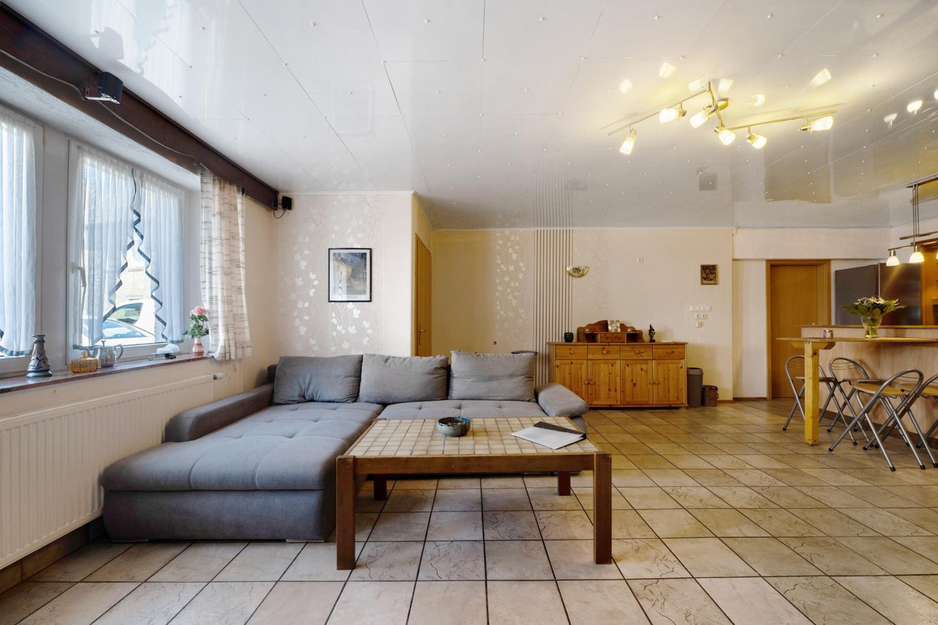 Apartment with Shower