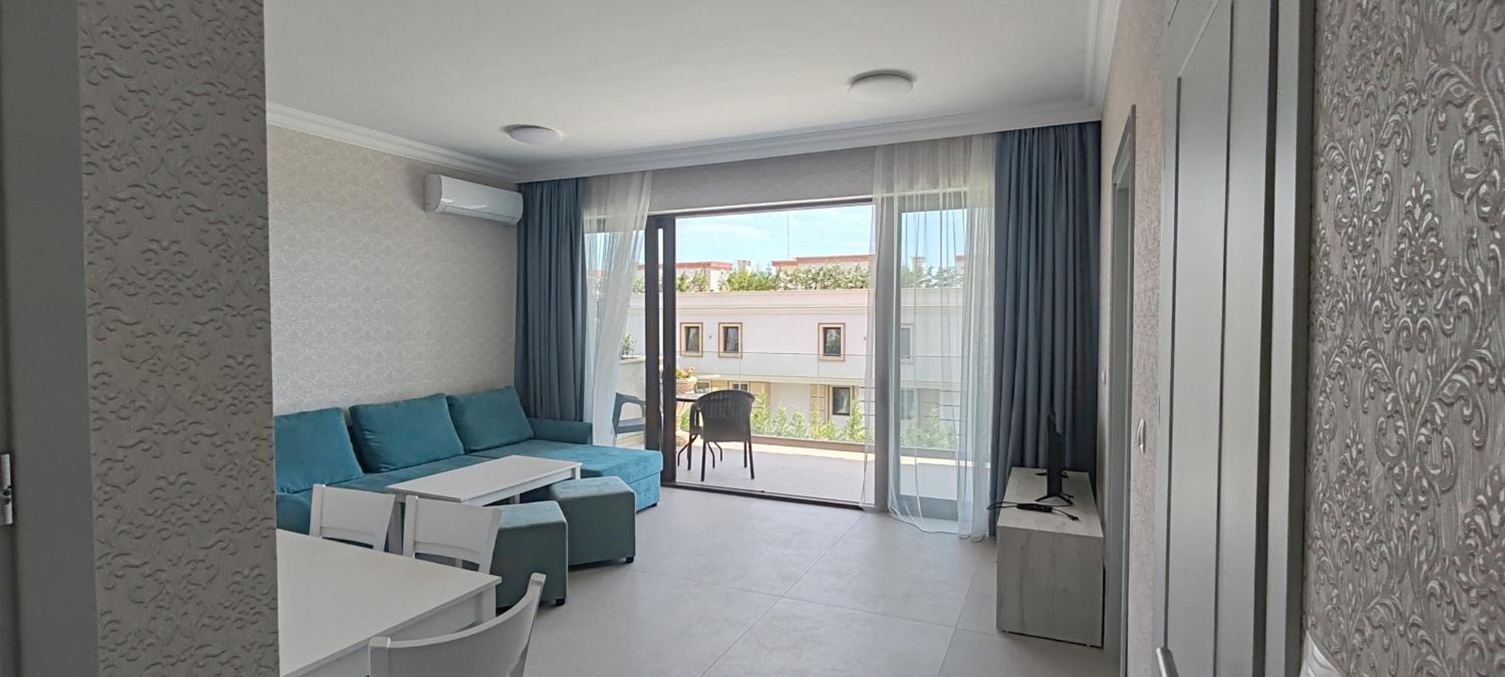 Two-Bedroom Apartment with Balcony photo 2