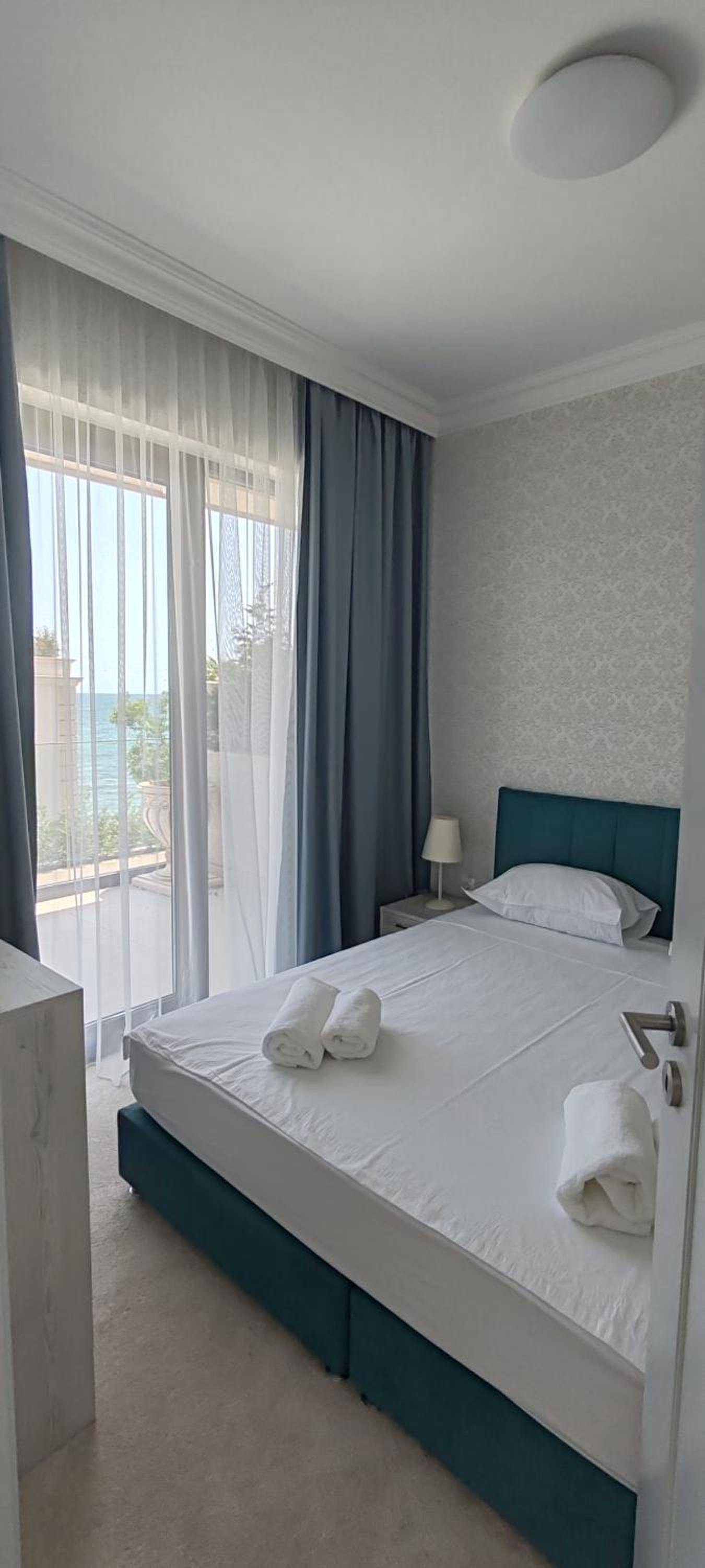 Two-Bedroom Apartment with Balcony photo 3