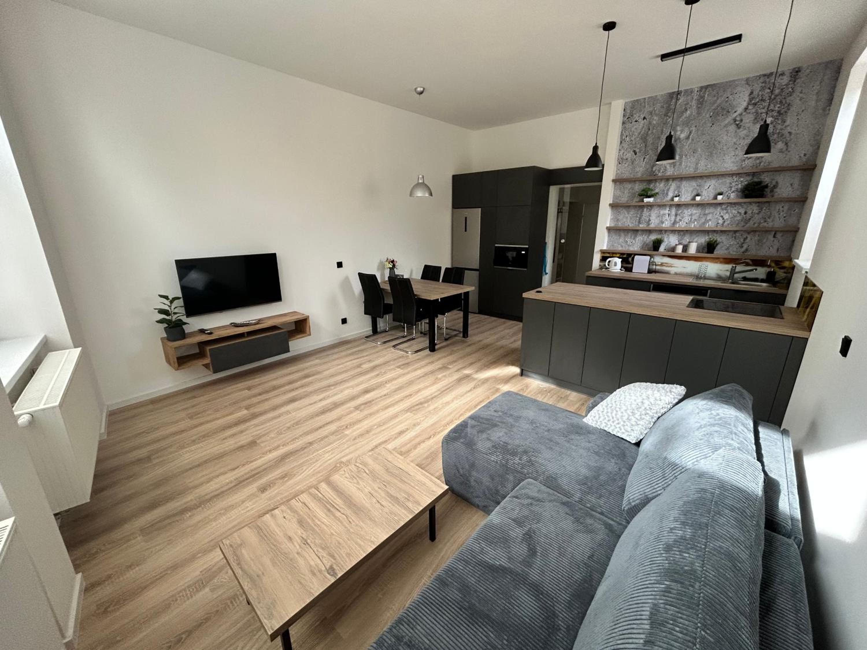 One-Bedroom Apartment photo 1