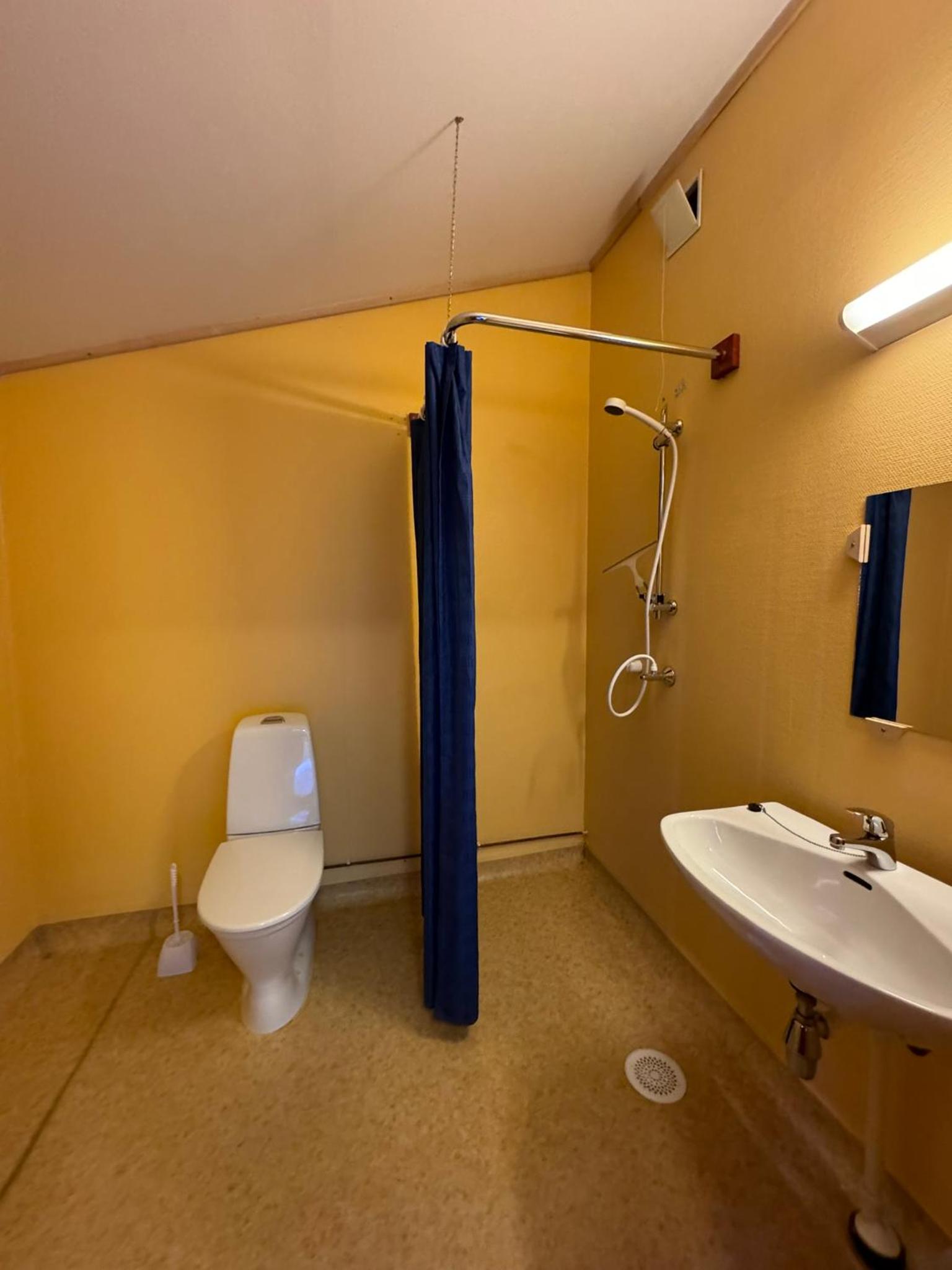 Single Room - Disability Access photo 2
