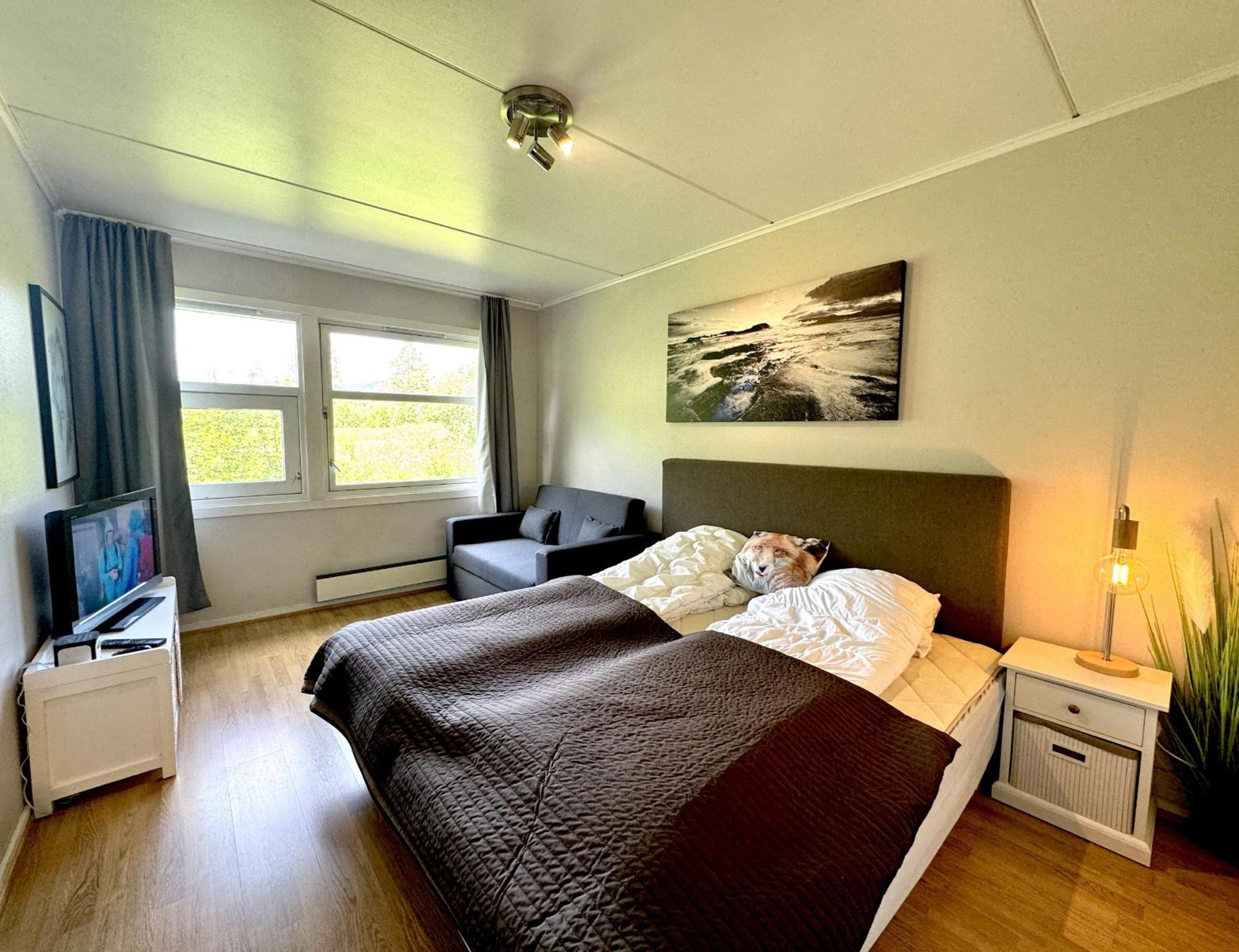 Three-Bedroom Apartment photo 1