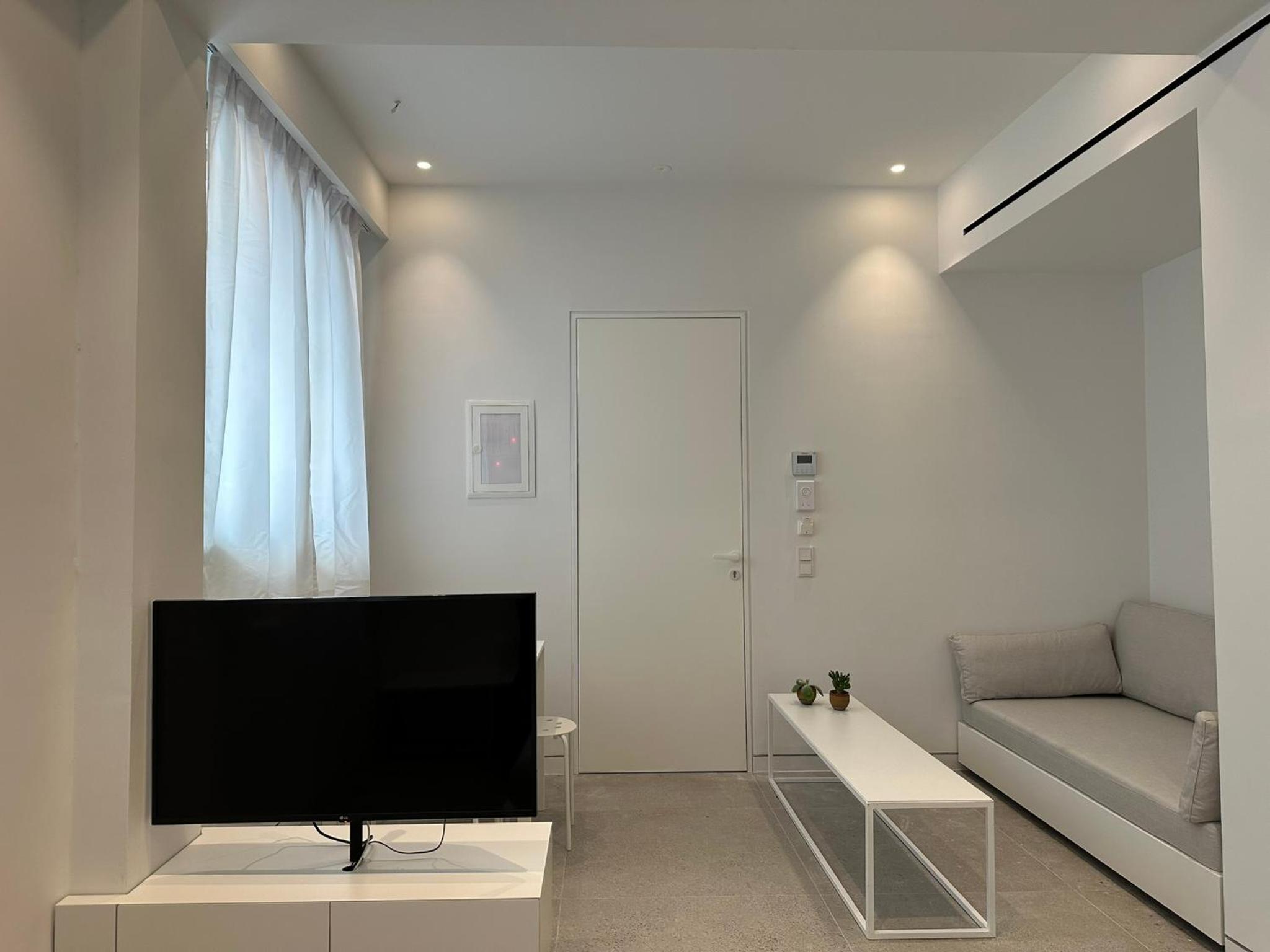 One-Bedroom Apartment photo 2