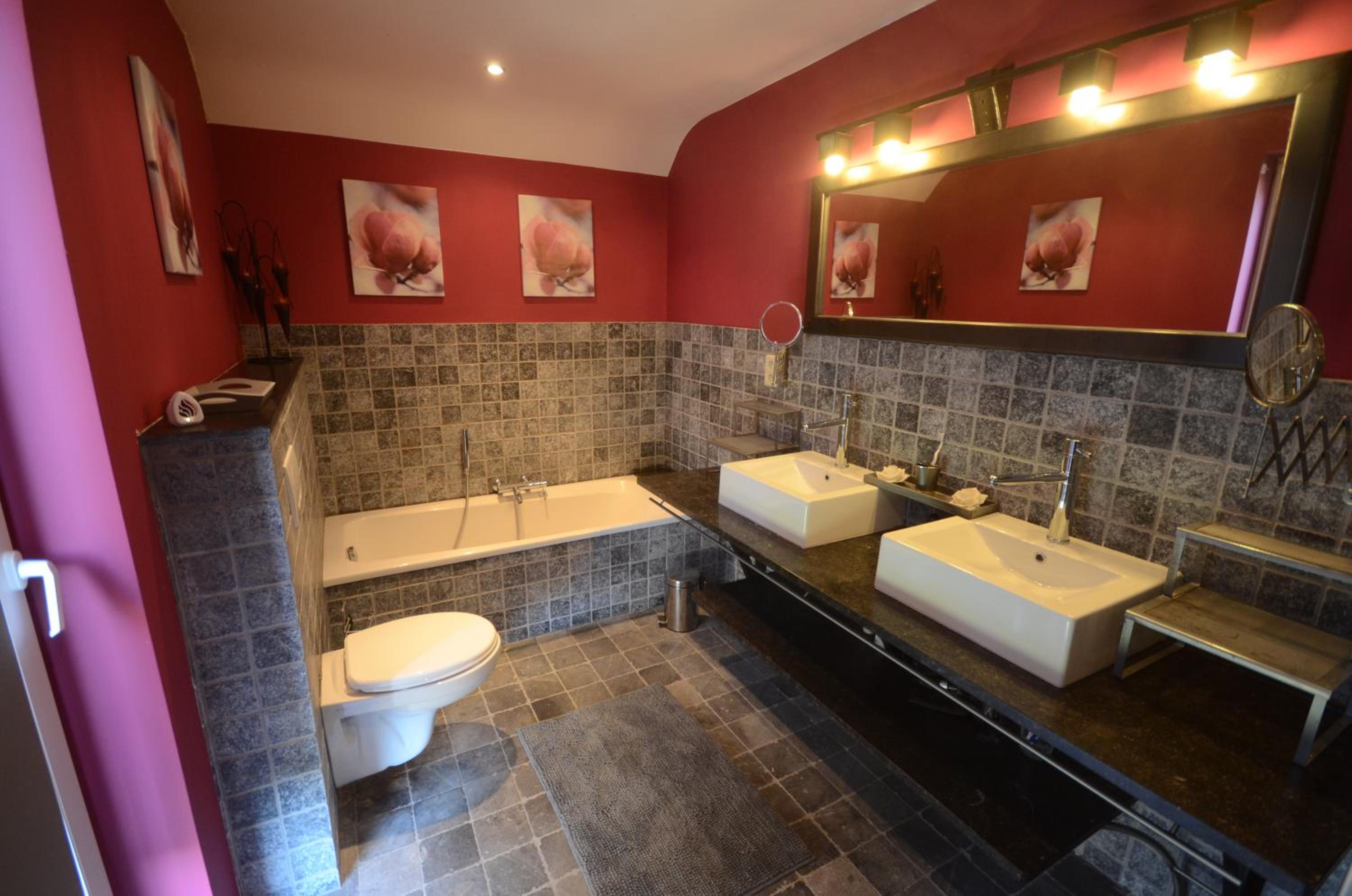 Double or Twin Room with Private Bathroom photo 1