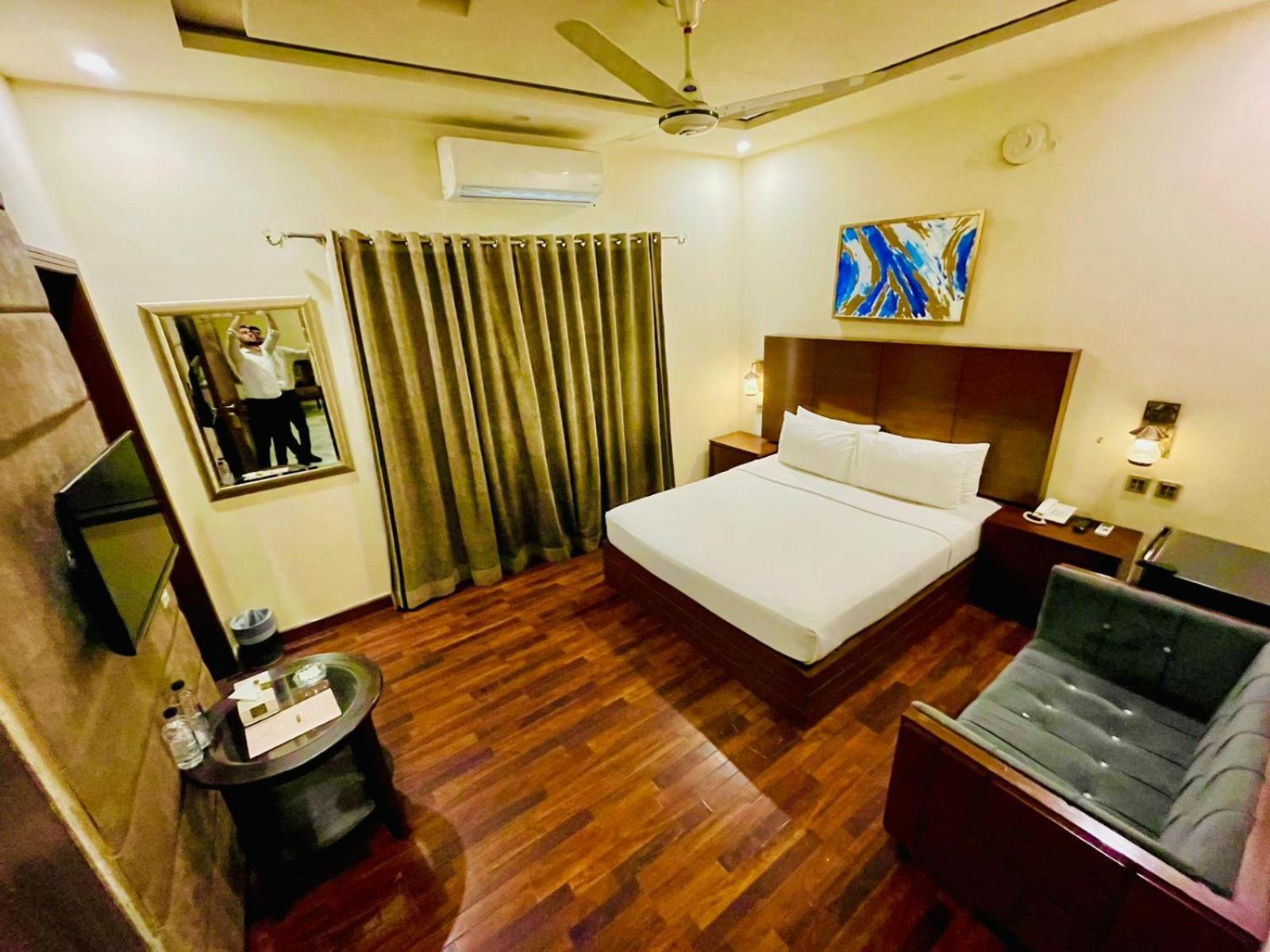 Deluxe Double Room photo 2