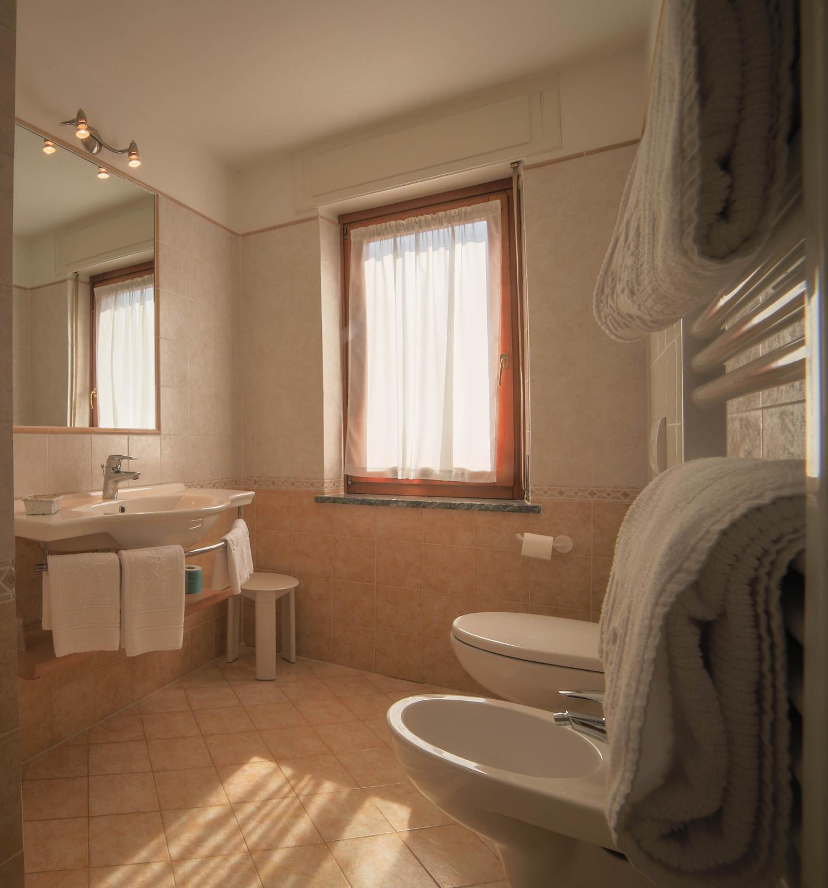 Double or Twin Room photo 3