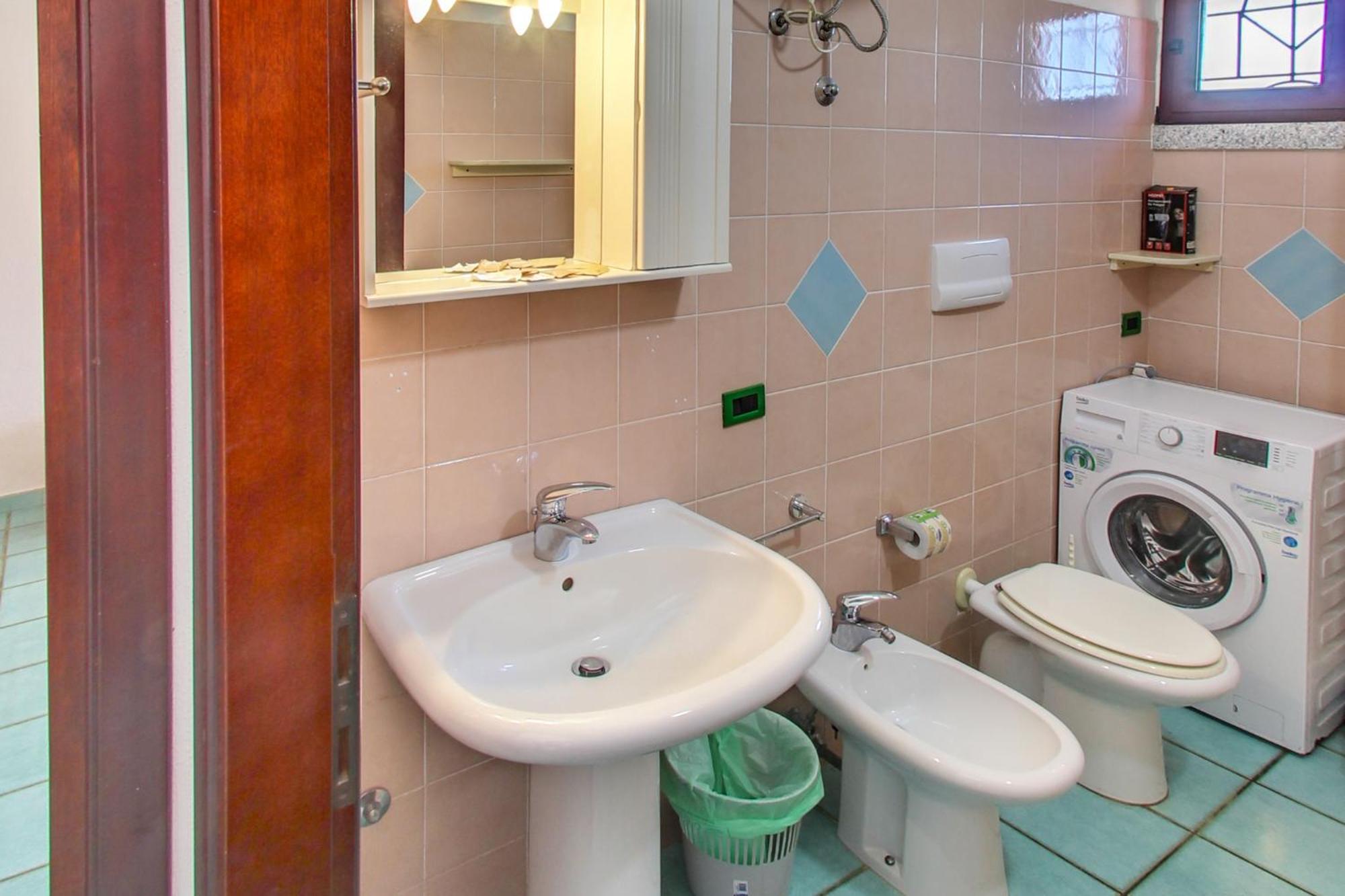 One-Bedroom Apartment (4 Adults) photo 2