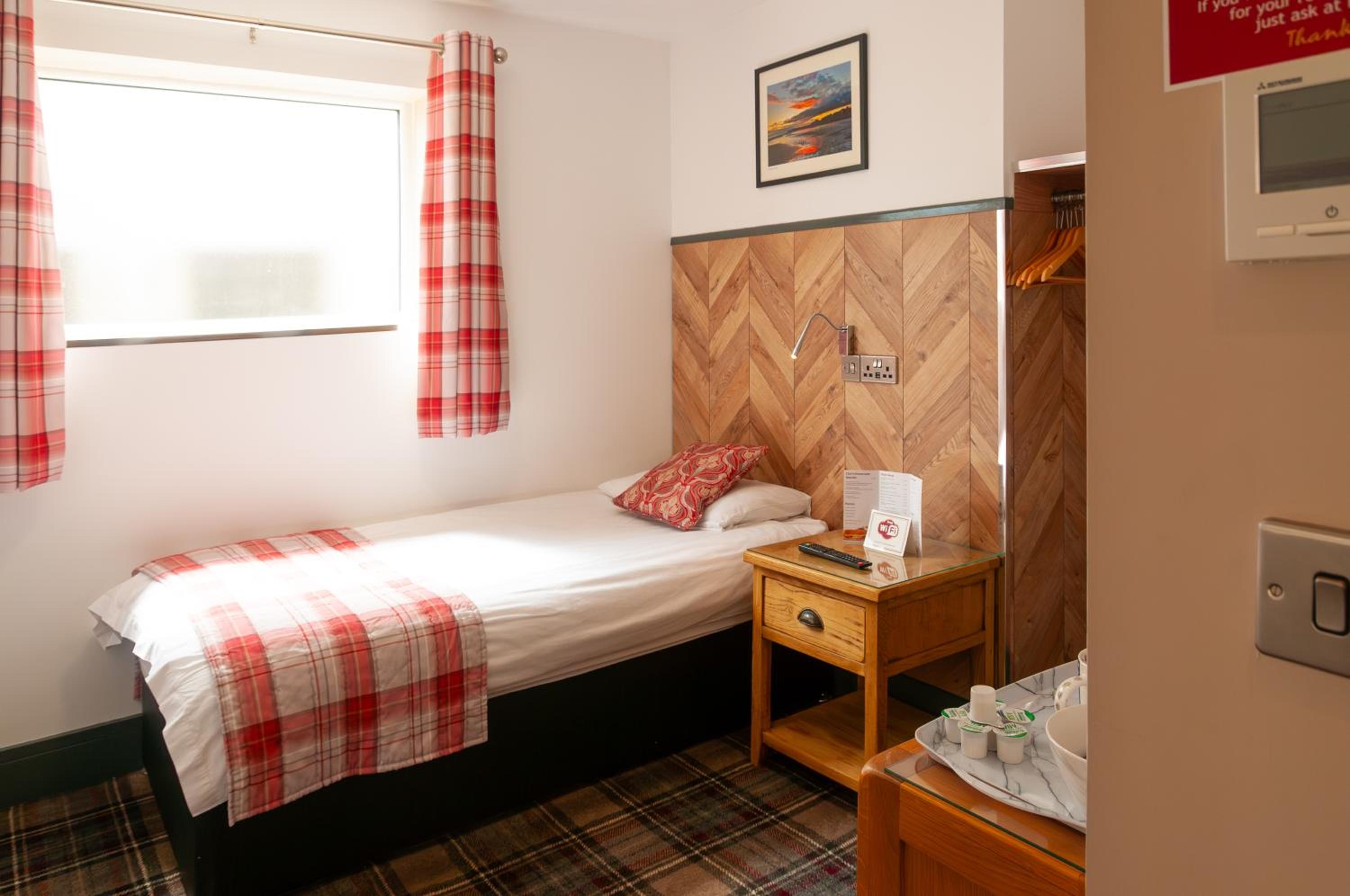 Single Room photo 2