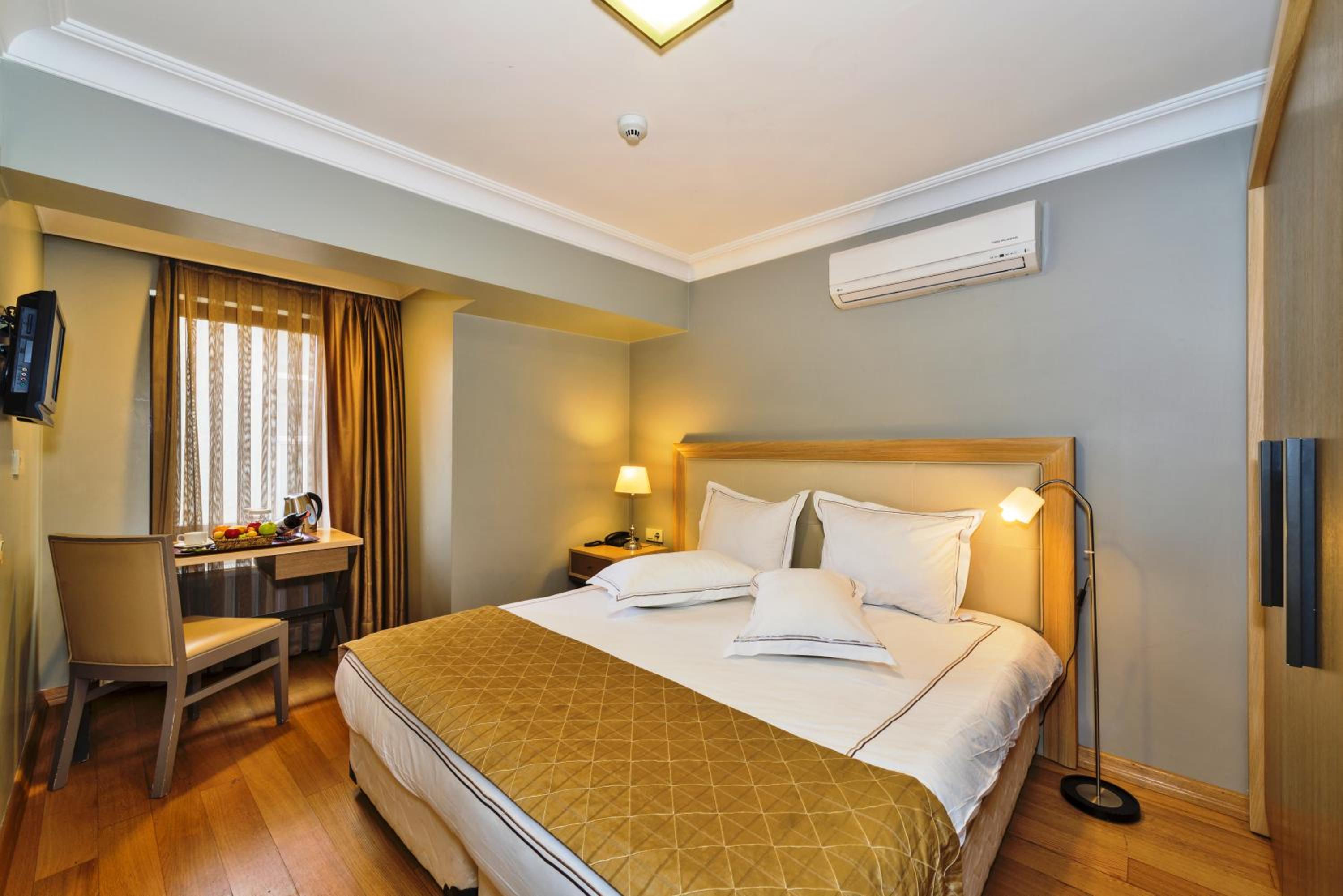 Available room thumbnail 5
