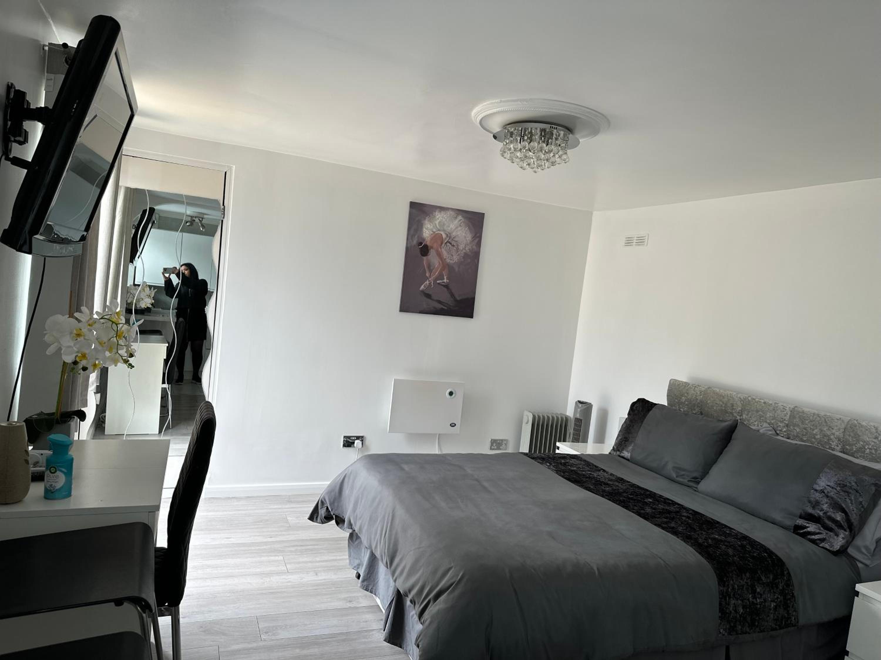 Double Room with Private Bathroom photo 2
