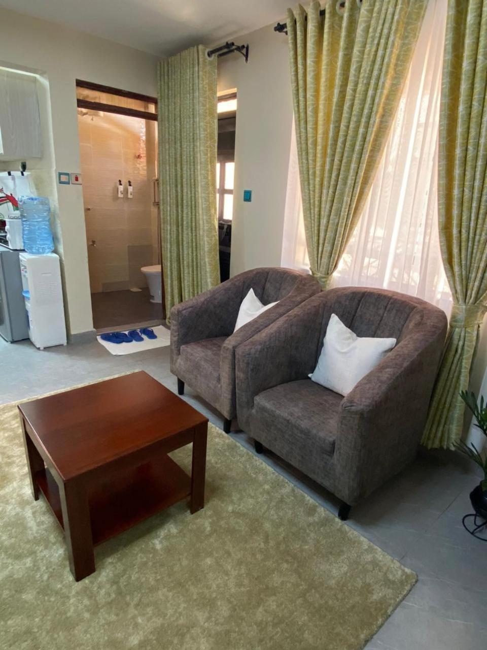 Studio Apartment with Balcony photo 1
