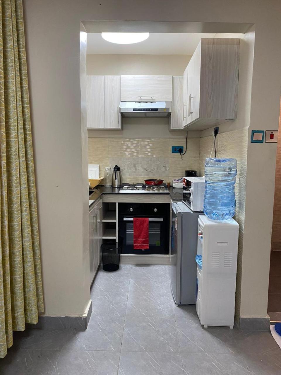 Studio Apartment with Balcony photo 3