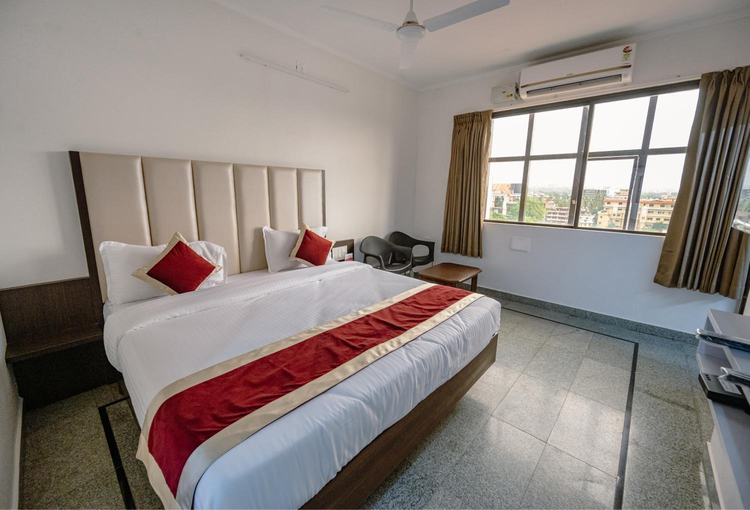 Double or Twin Room - Photo 7