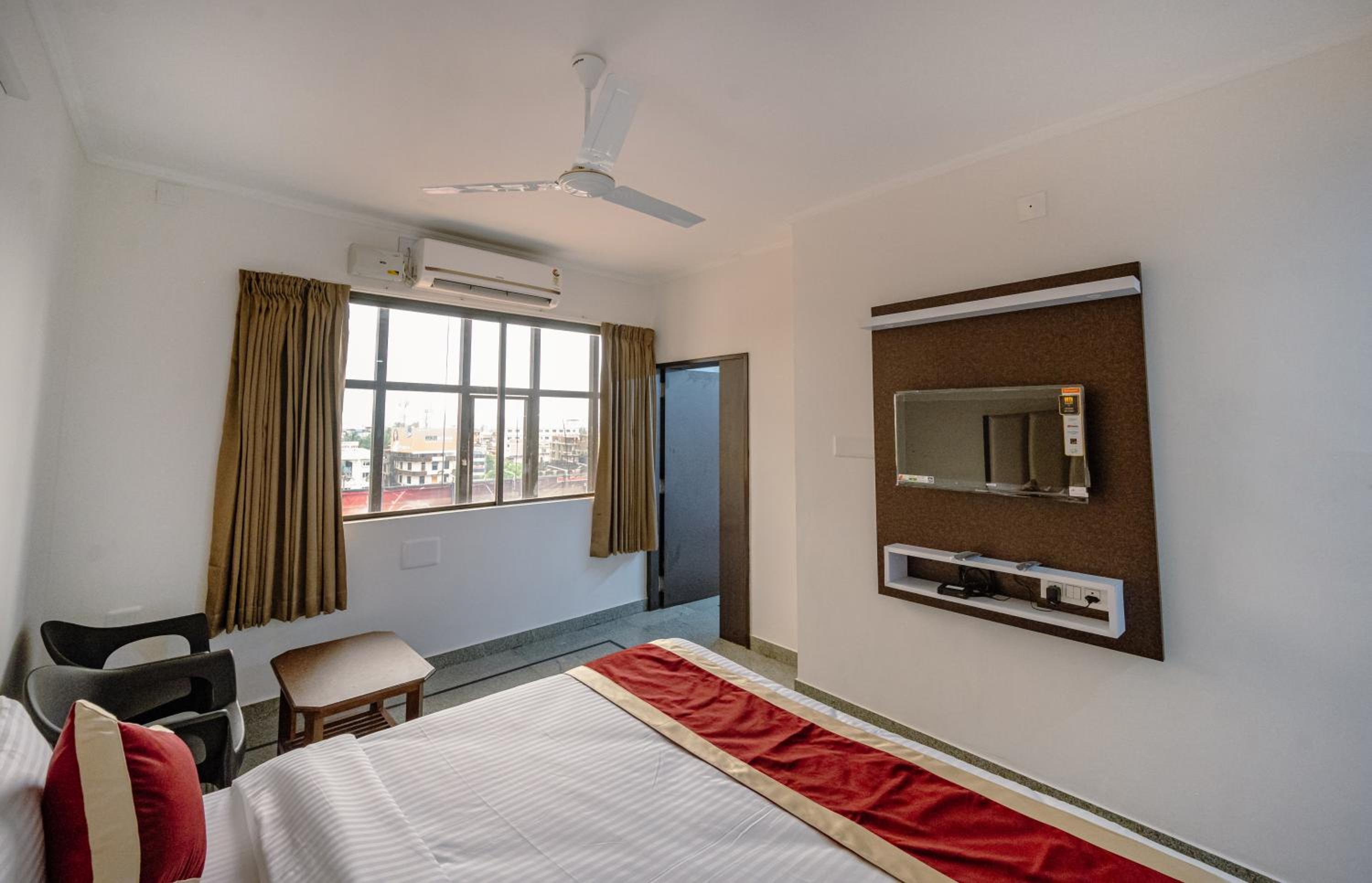 Double or Twin Room - Photo 8
