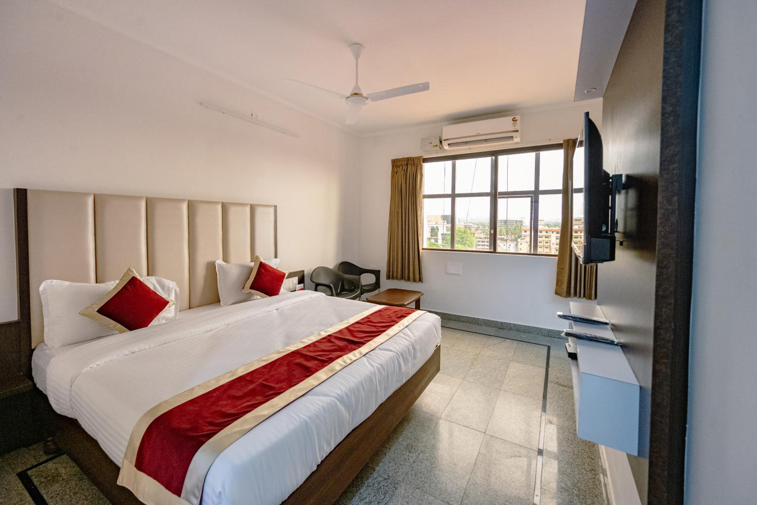 Double or Twin Room - Photo 9