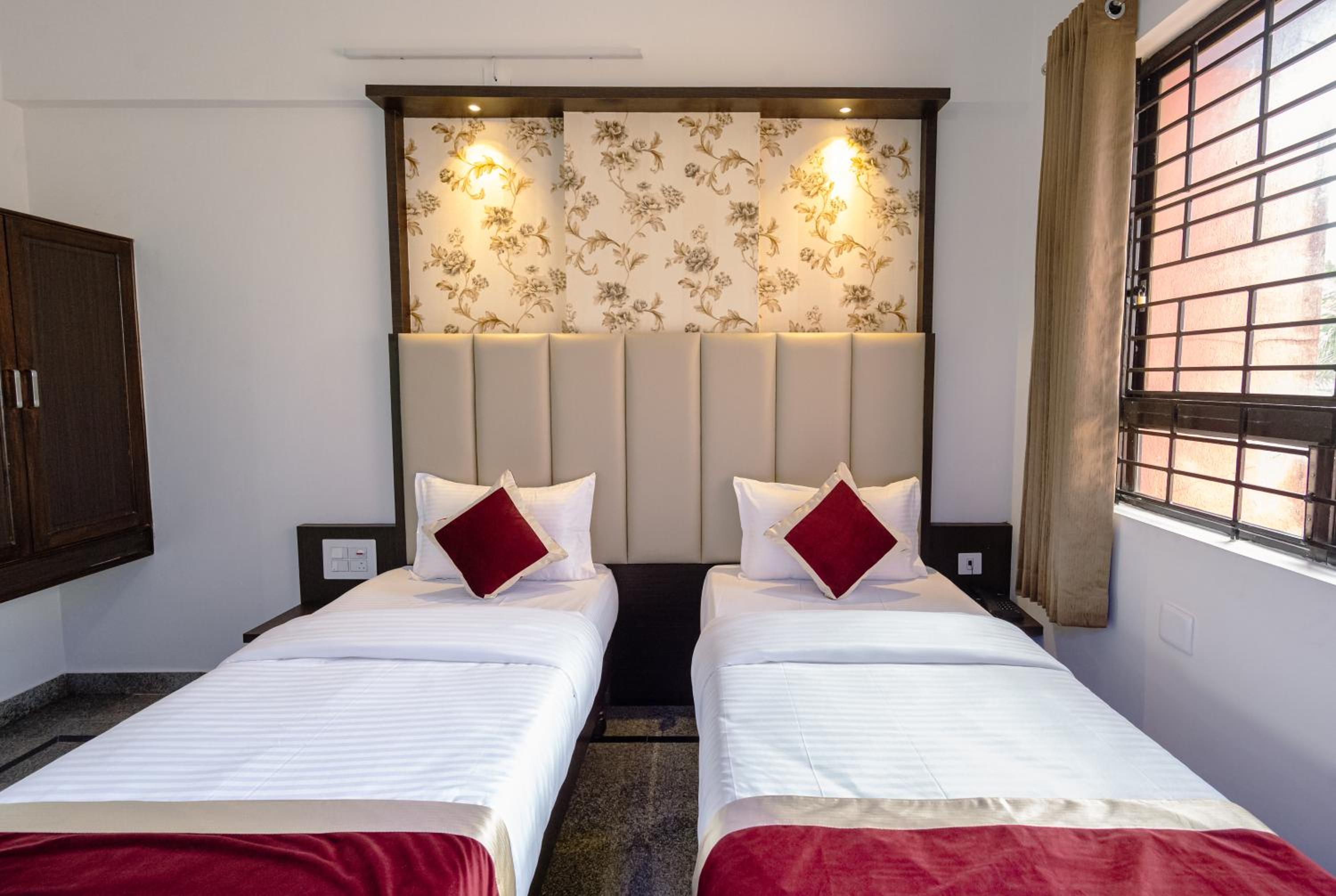 Deluxe Room - Photo 4