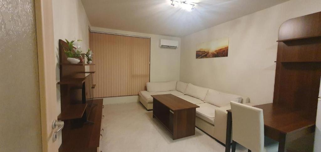 Two-Bedroom Apartment photo 2