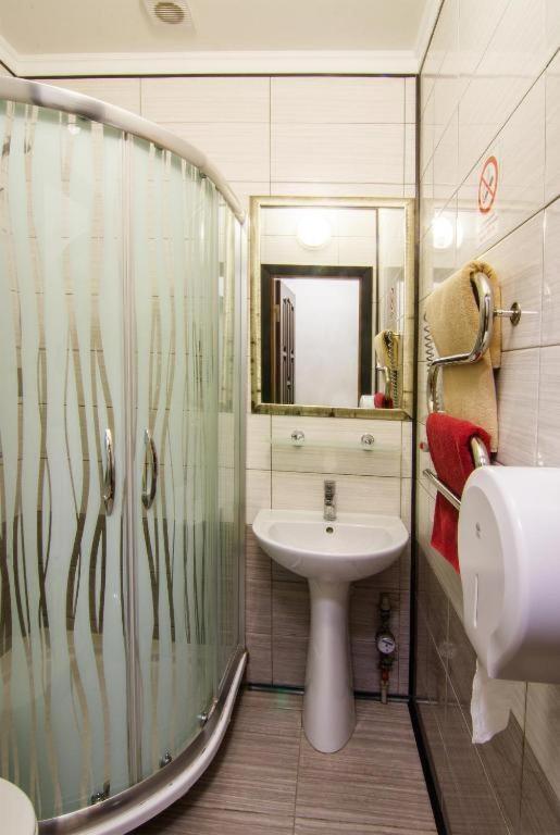 Deluxe Double Room with Shower photo 2