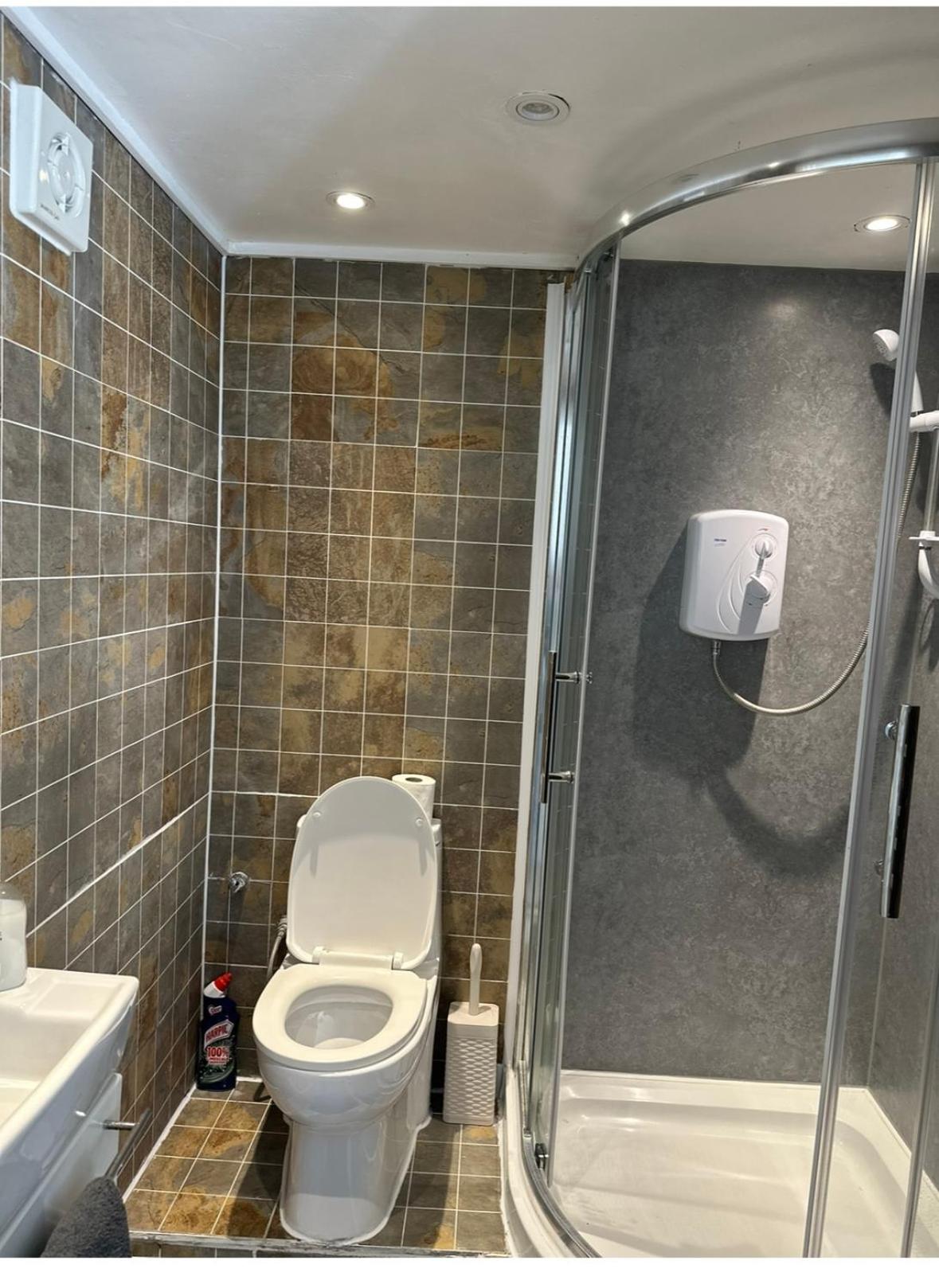 Double Room with Private Bathroom photo 3