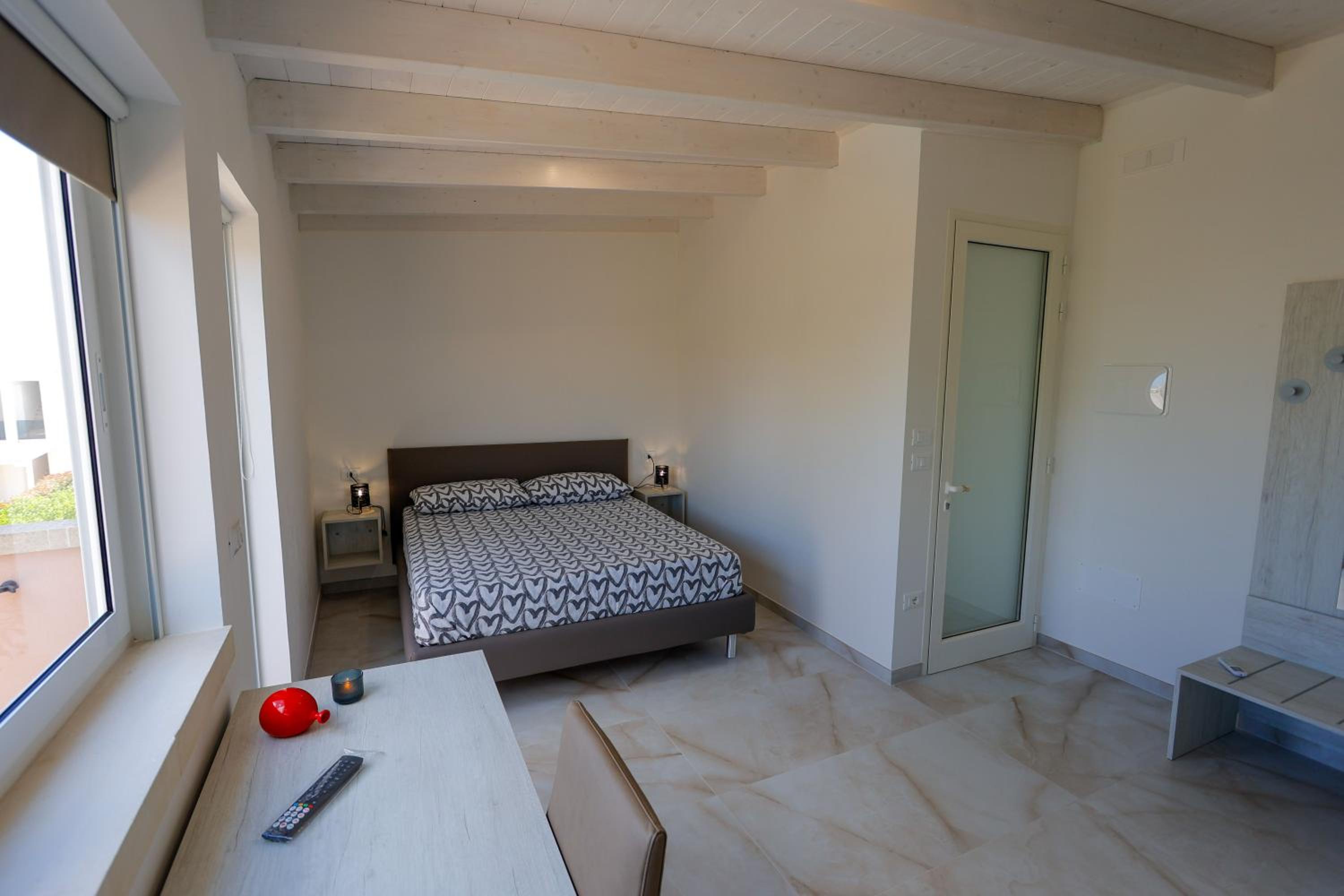Double Room with Pool View - Photo 1