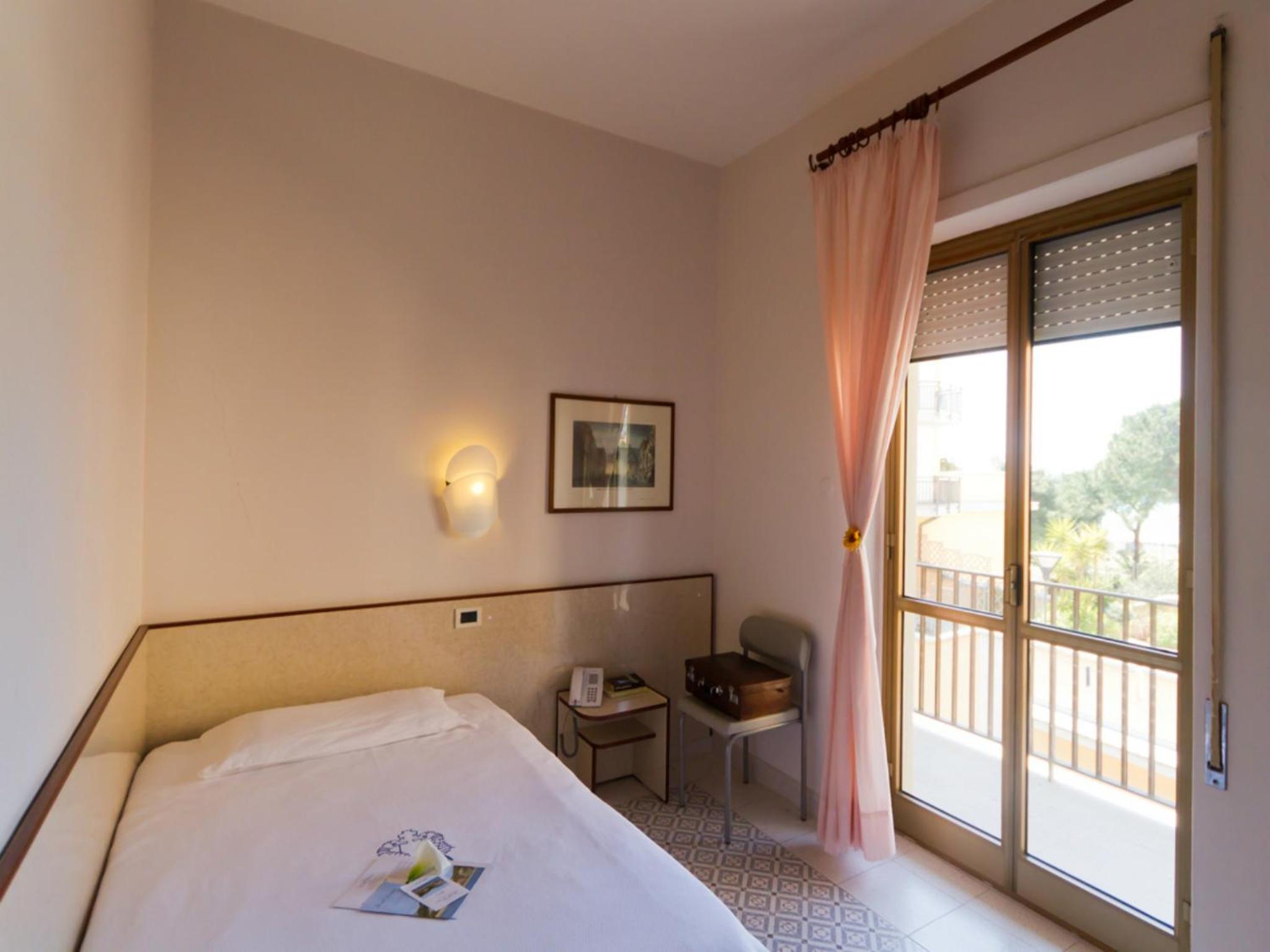 Single Room photo 1