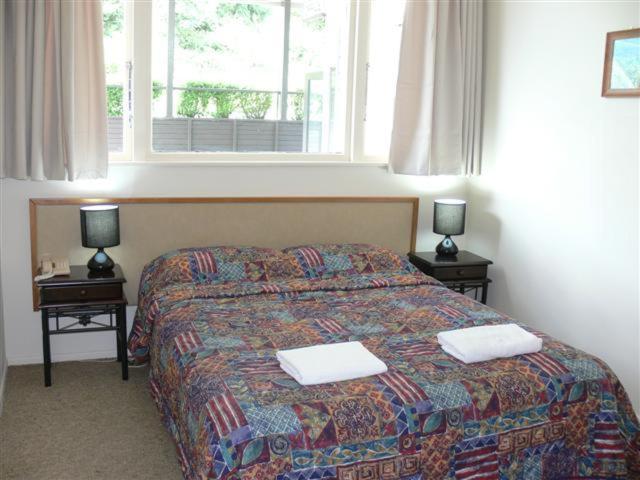 Double or Twin Room with Private Bathroom - Photo 4