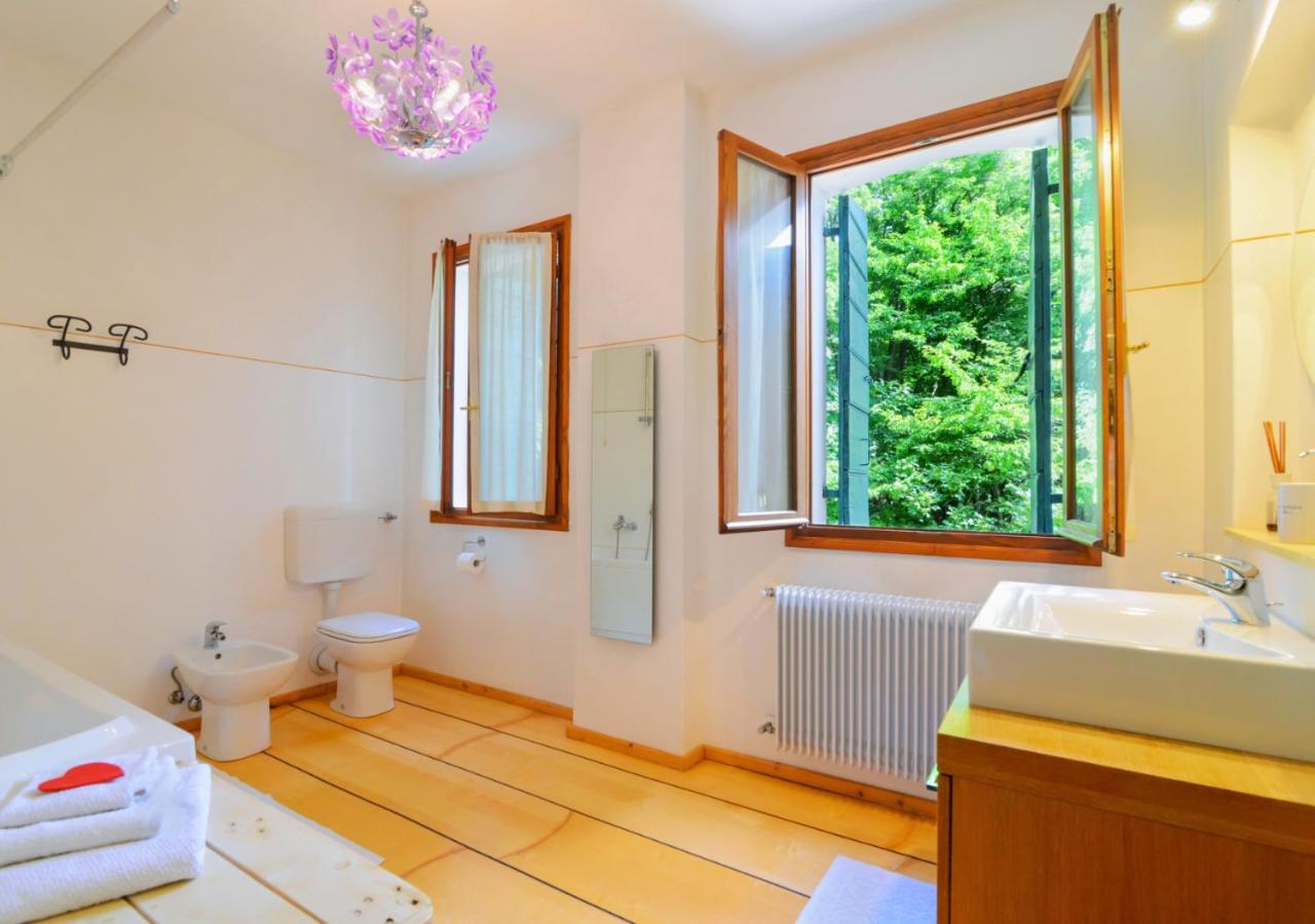 Double Room with Shared Bathroom photo 3