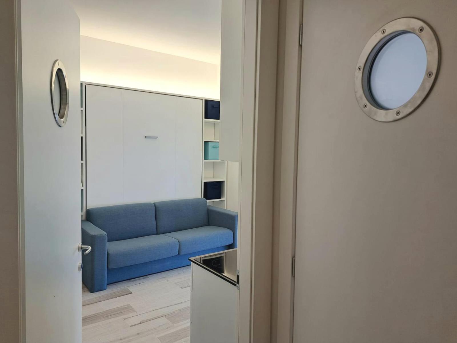 One-Bedroom Apartment with Balcony photo 2