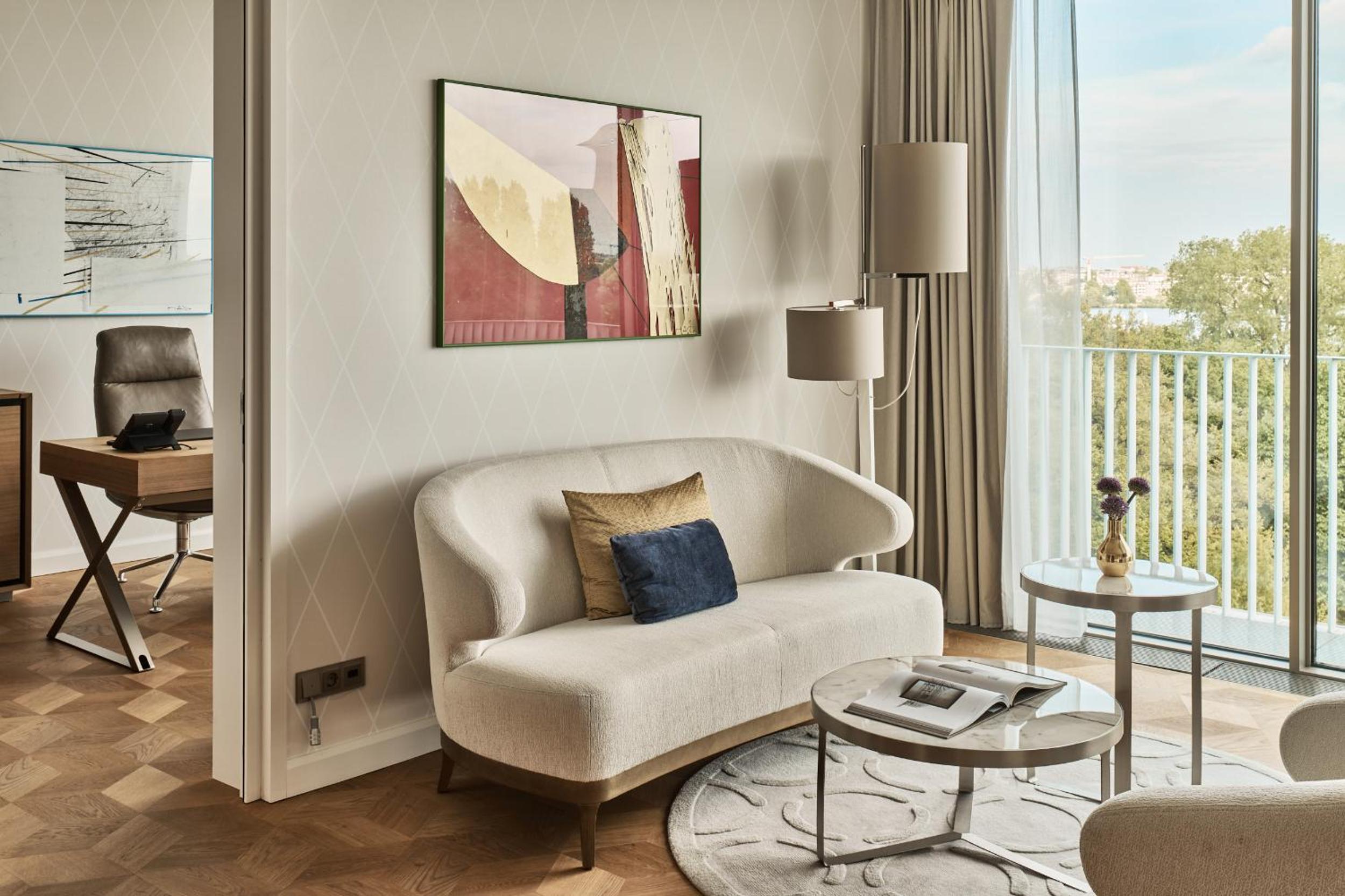 Suite with Lake View