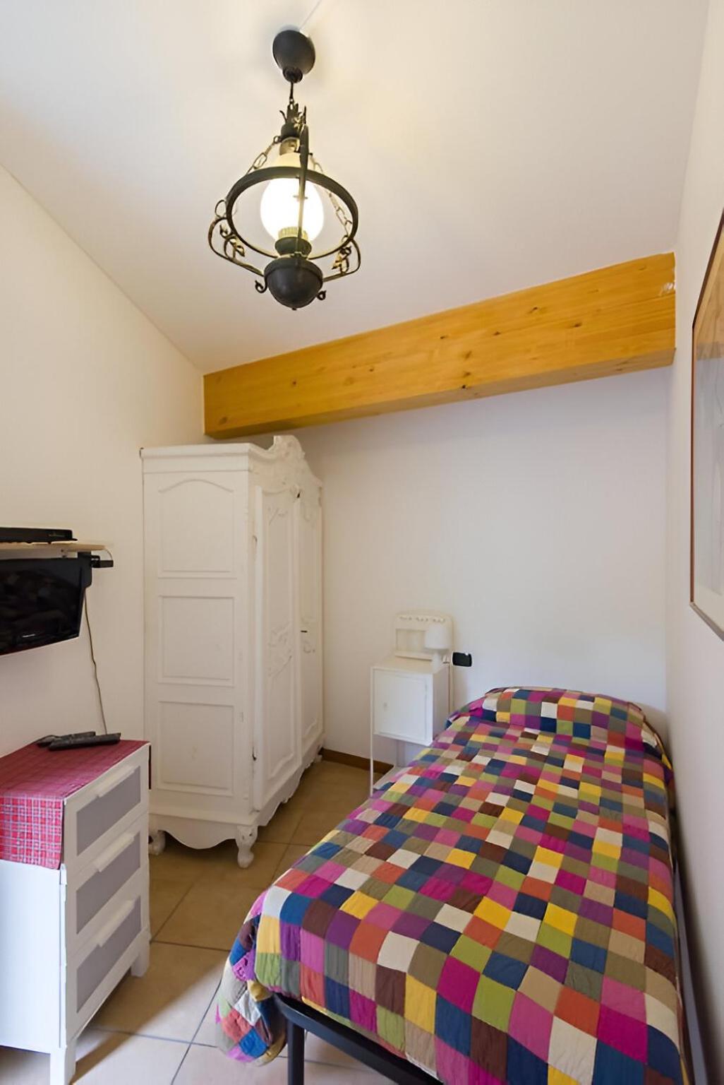 Single Room with Private Bathroom photo 1
