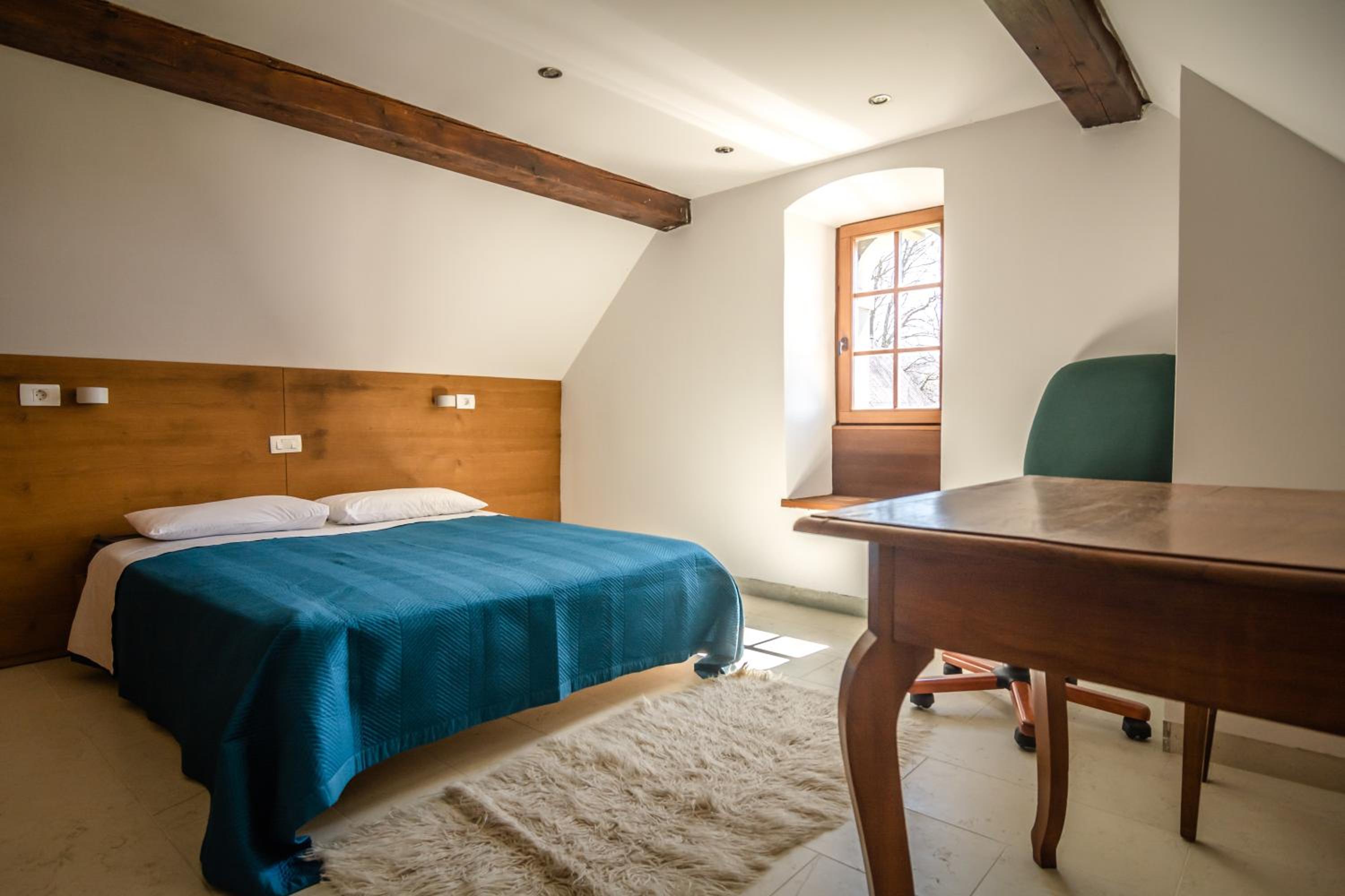 Deluxe One-Bedroom Apartment with Garden View photo 1