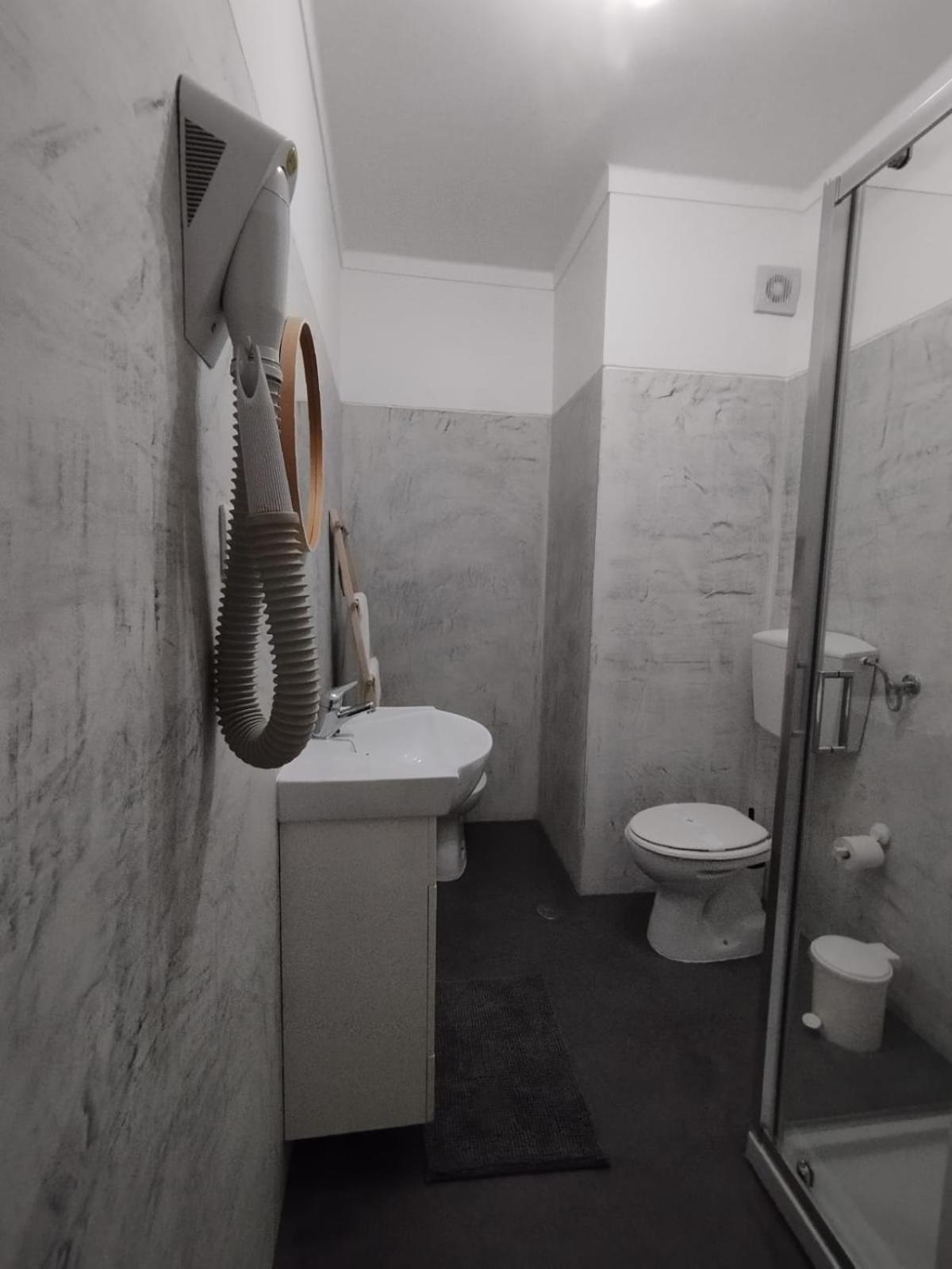One-Bedroom Apartment with Sea View - Photo 25